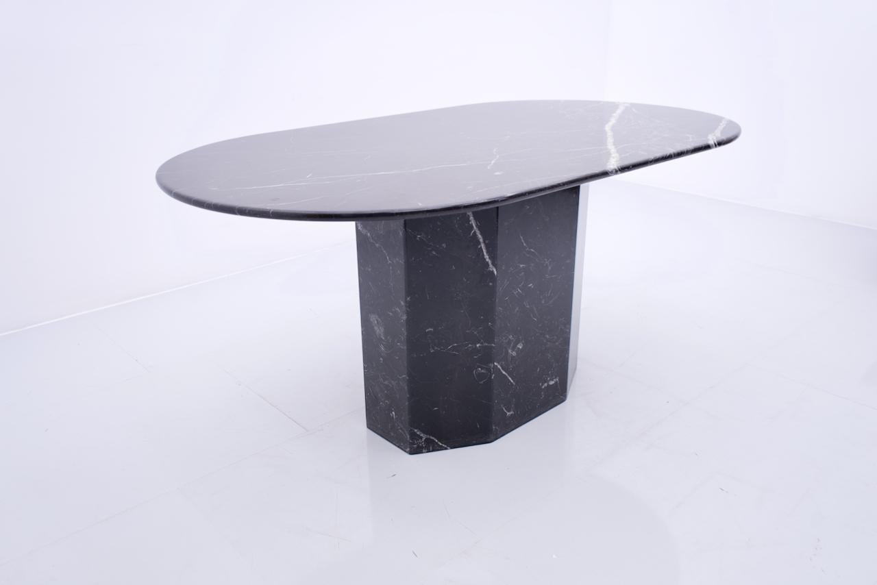 Oval Dining Table in Black Marble, 1970s 1