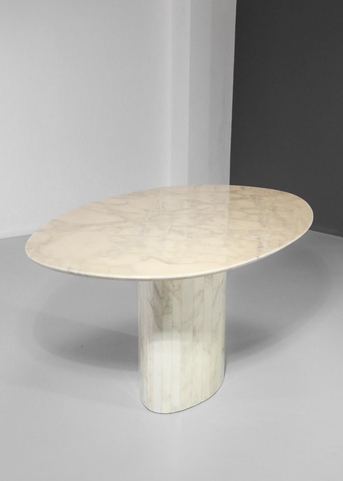 Oval Dining Table in Carrara Marble from the 1970s French Design 6