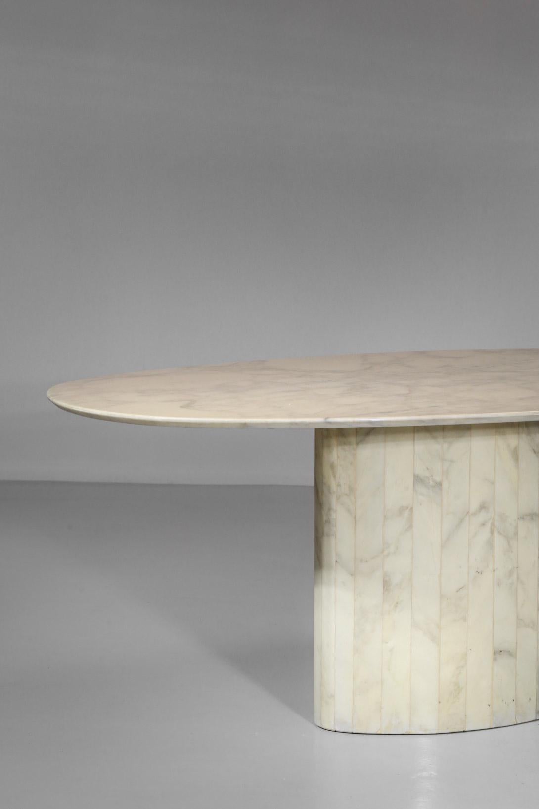 Late 20th Century Oval Dining Table in Carrara Marble from the 1970s French Design