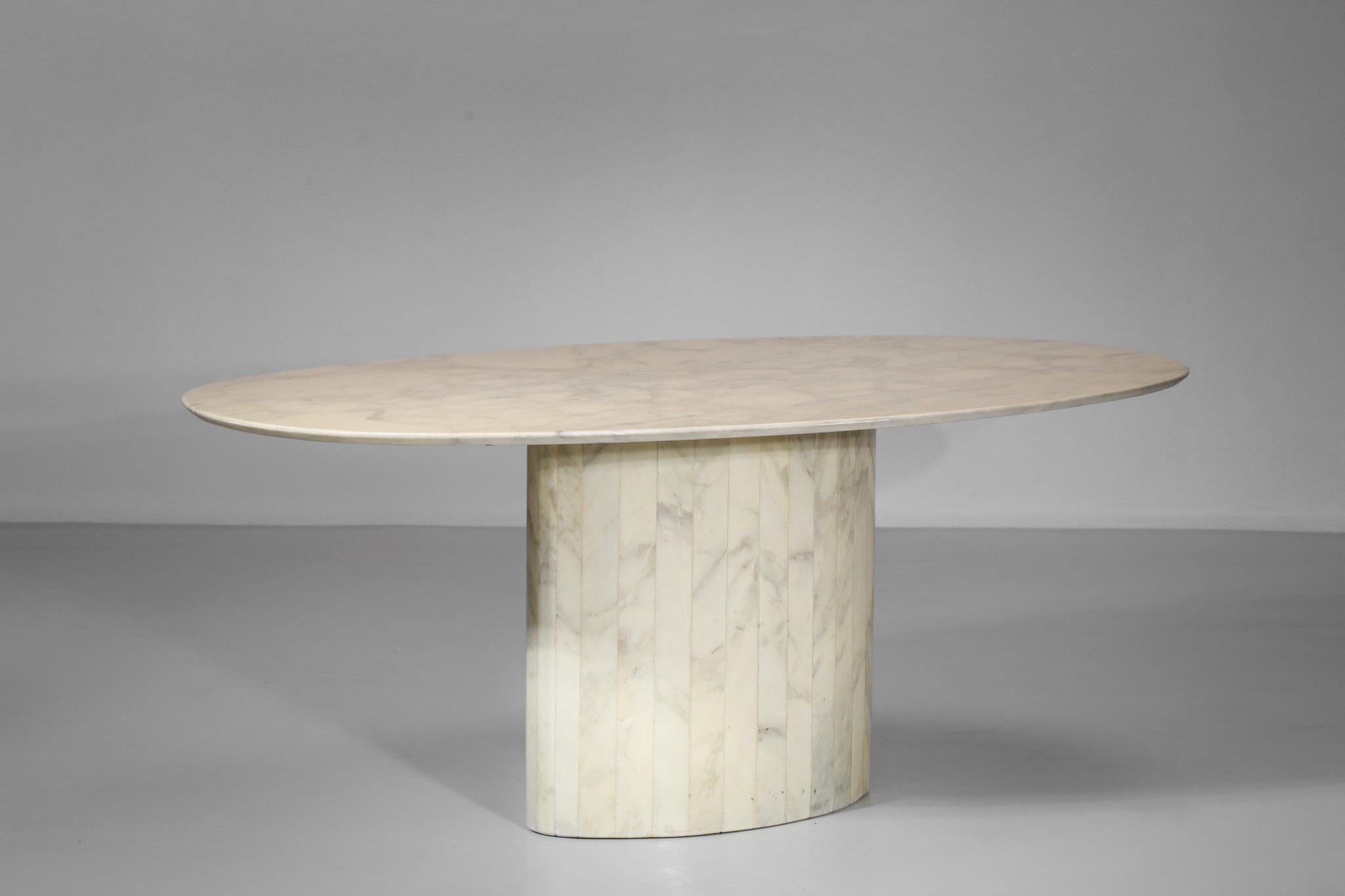 Oval Dining Table in Carrara Marble from the 1970s French Design 1