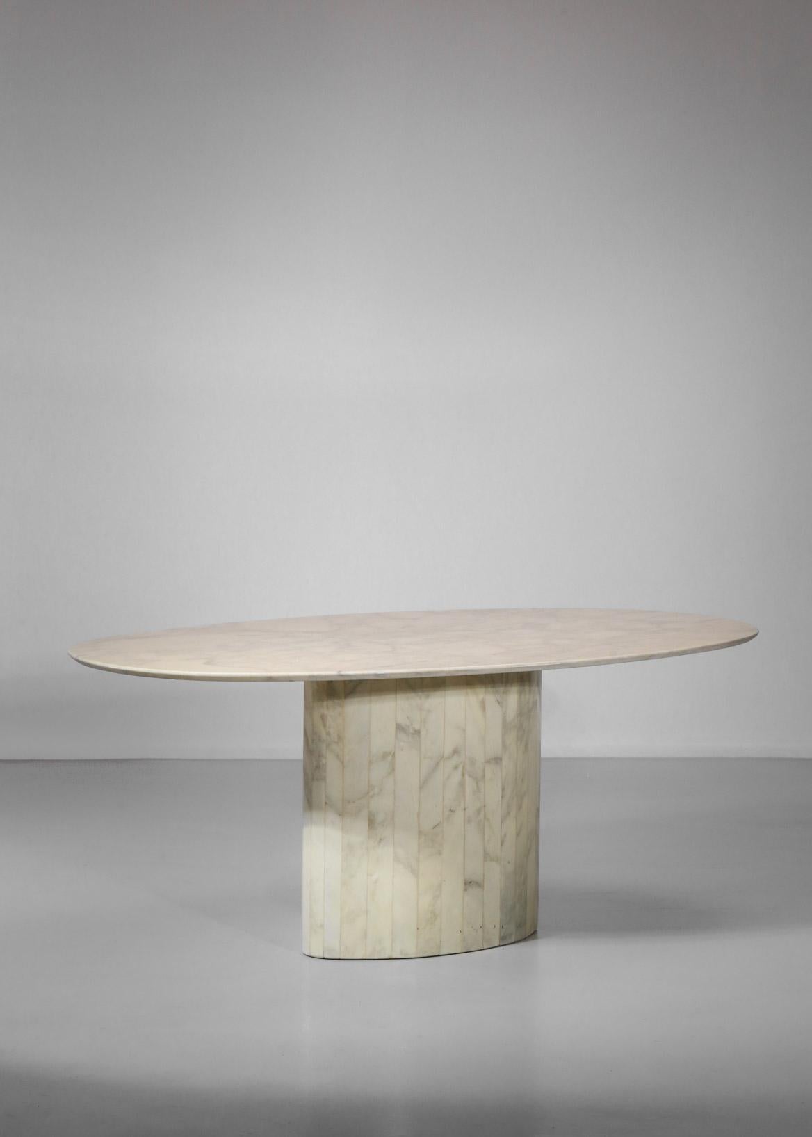 Oval Dining Table in Carrara Marble from the 1970s French Design 2