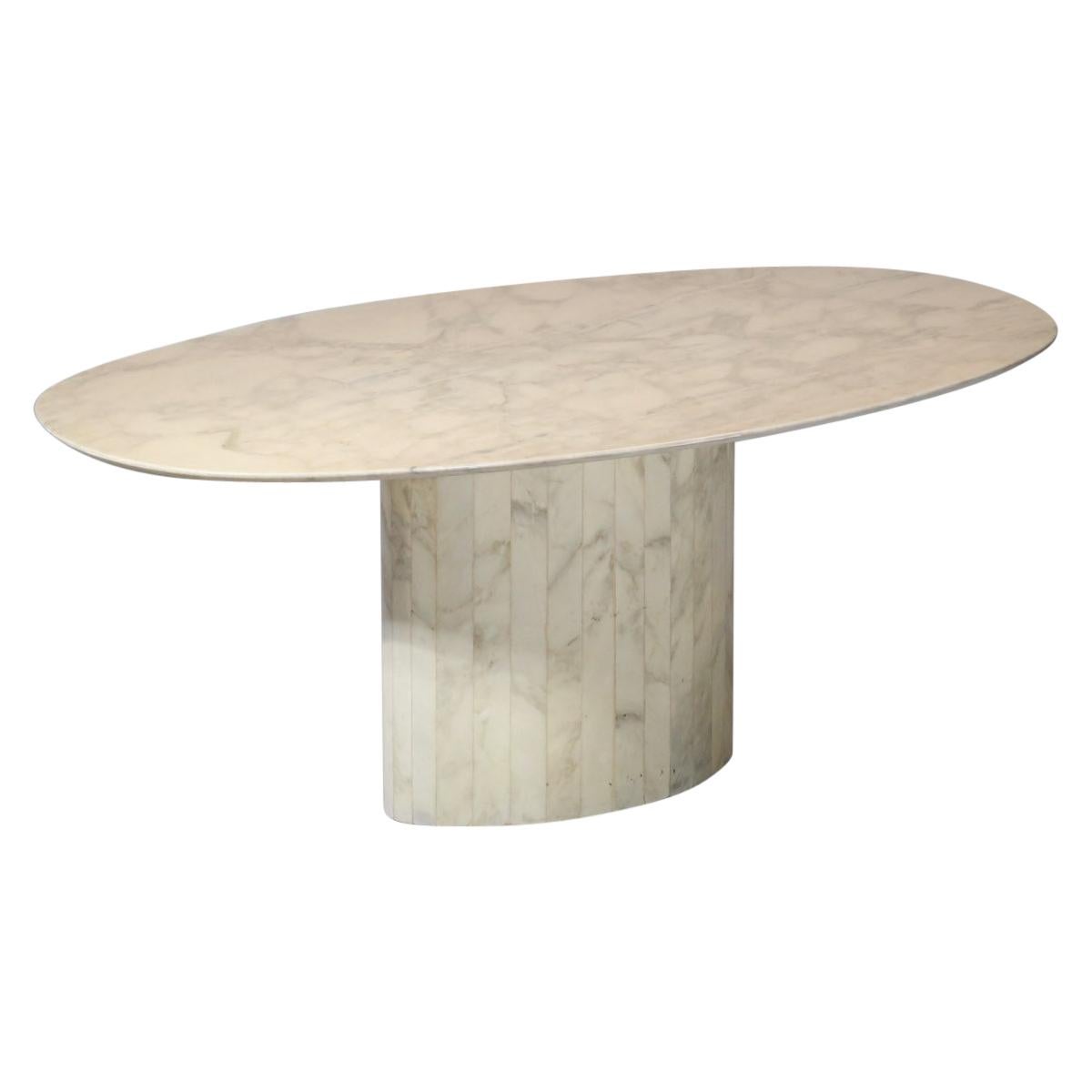 Oval Dining Table in Carrara Marble from the 1970s French Design