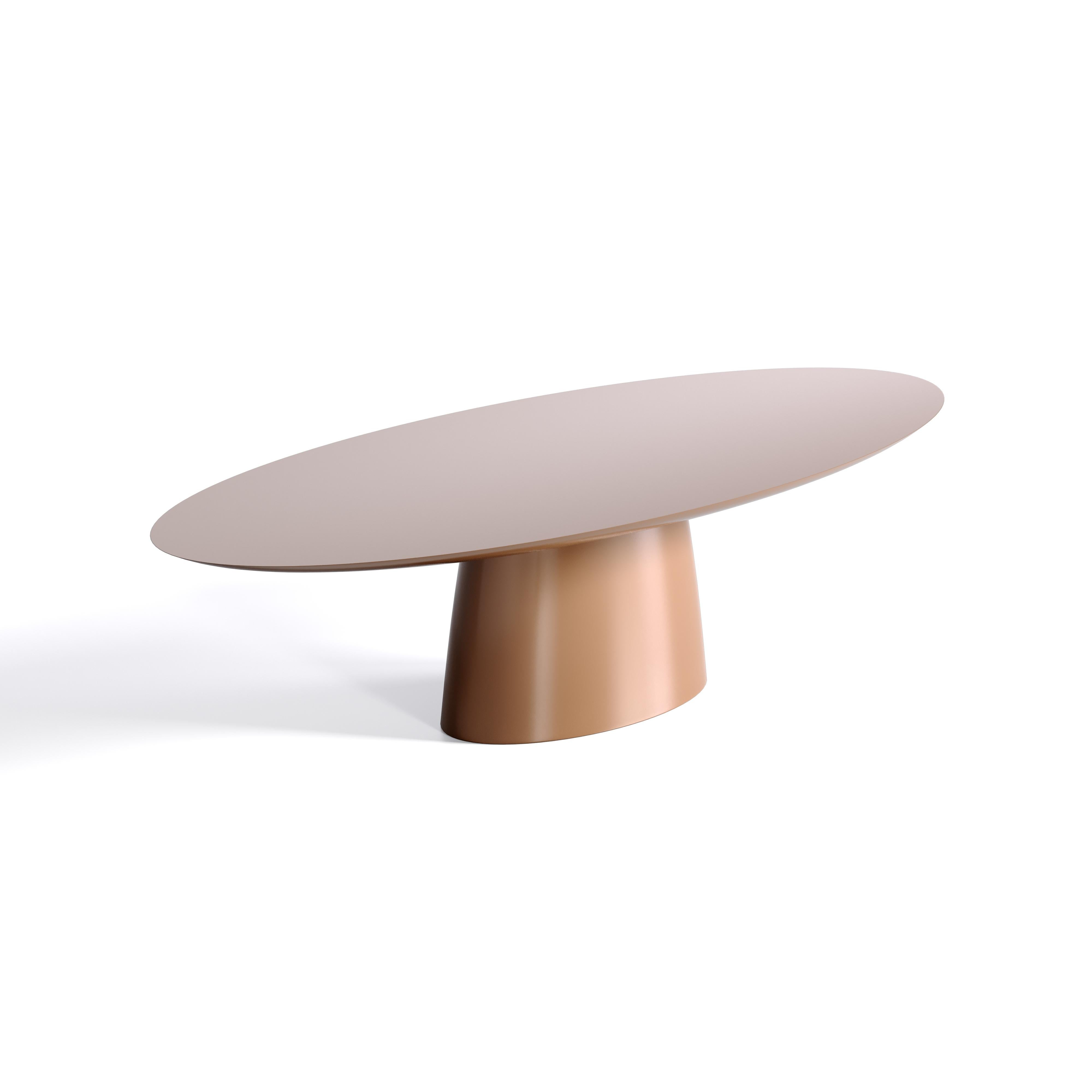 Moderne Table de salle à manger ovale en résine laquée résistante aux rayures en vente