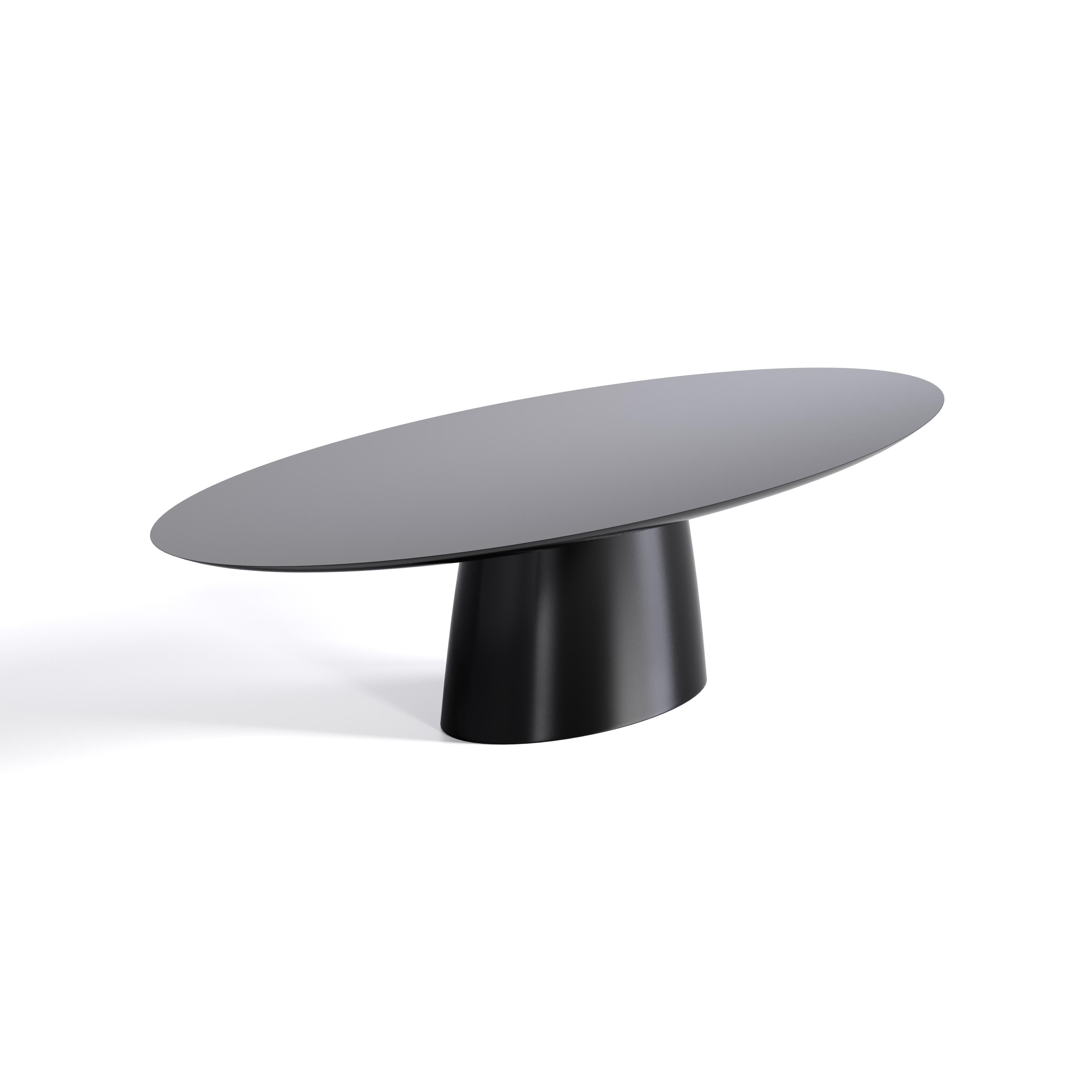 Résine Table de salle à manger ovale en résine laquée résistante aux rayures en vente