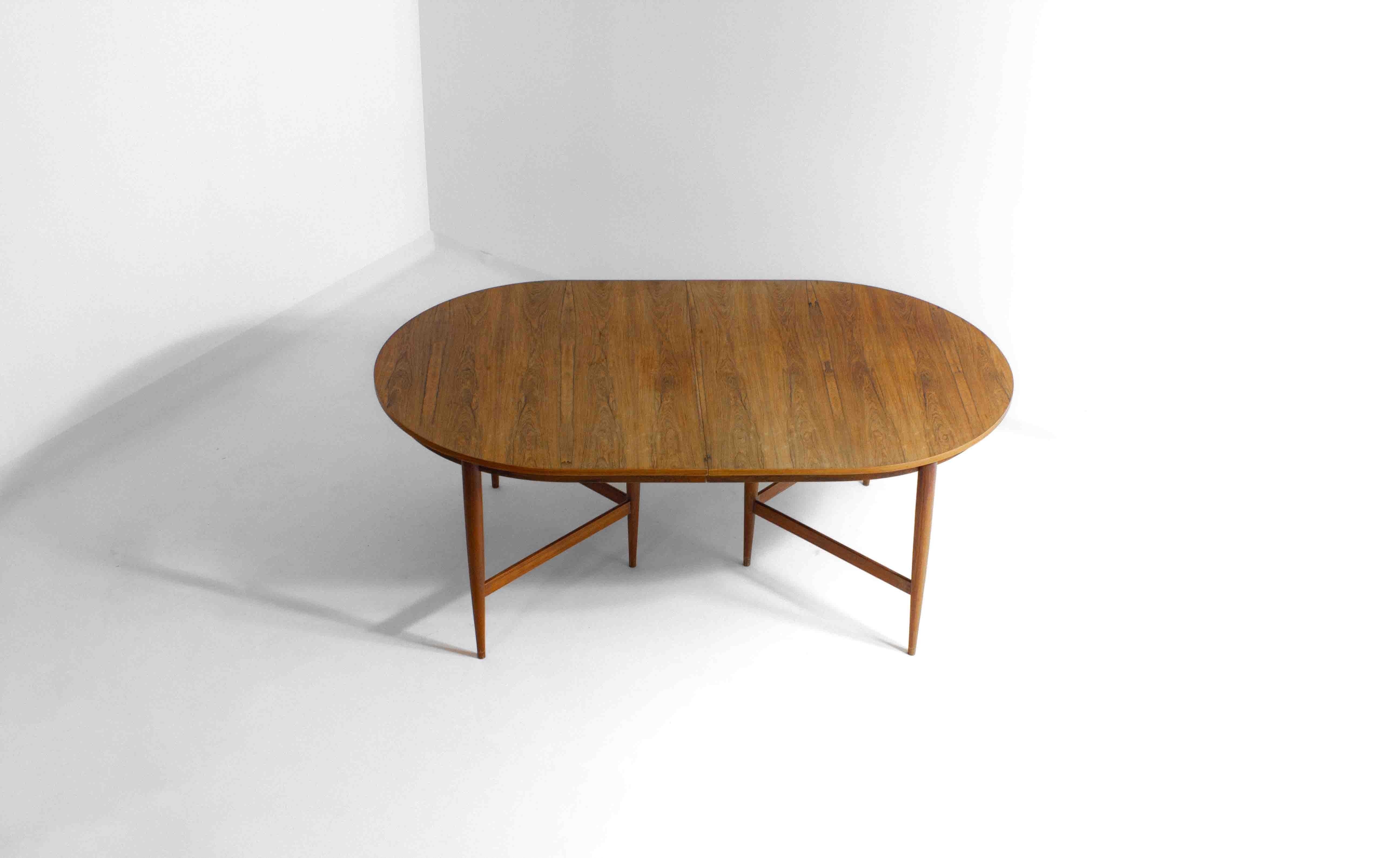 Ovaler Esstisch aus Teakholz von Oswald Vermaercke, Belgien 1962 (Mitte des 20. Jahrhunderts) im Angebot