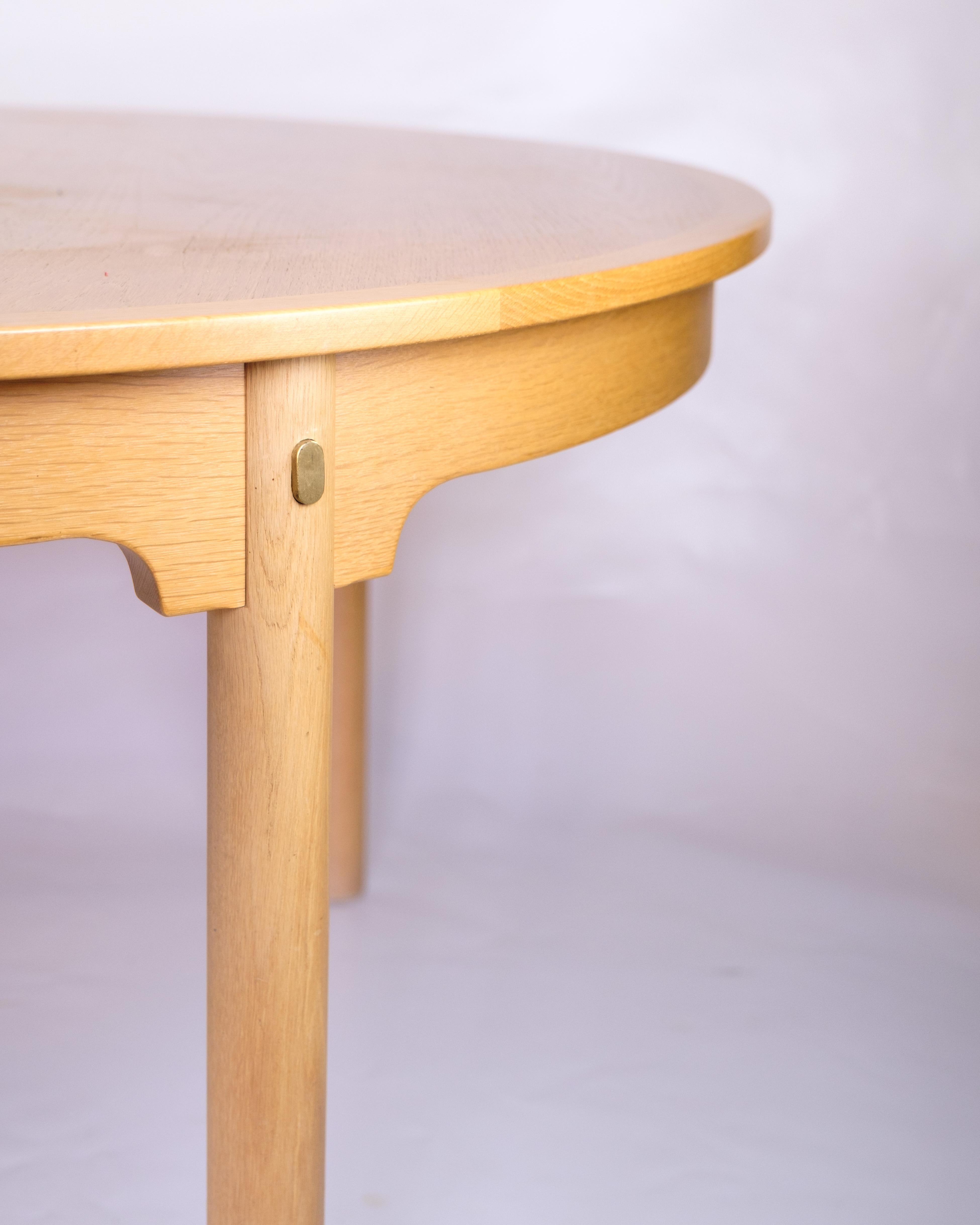 Metà XX secolo Tavolo da pranzo ovale modello 140 in Oak Oak e ottone di Borg Mogensen degli anni '50 in vendita
