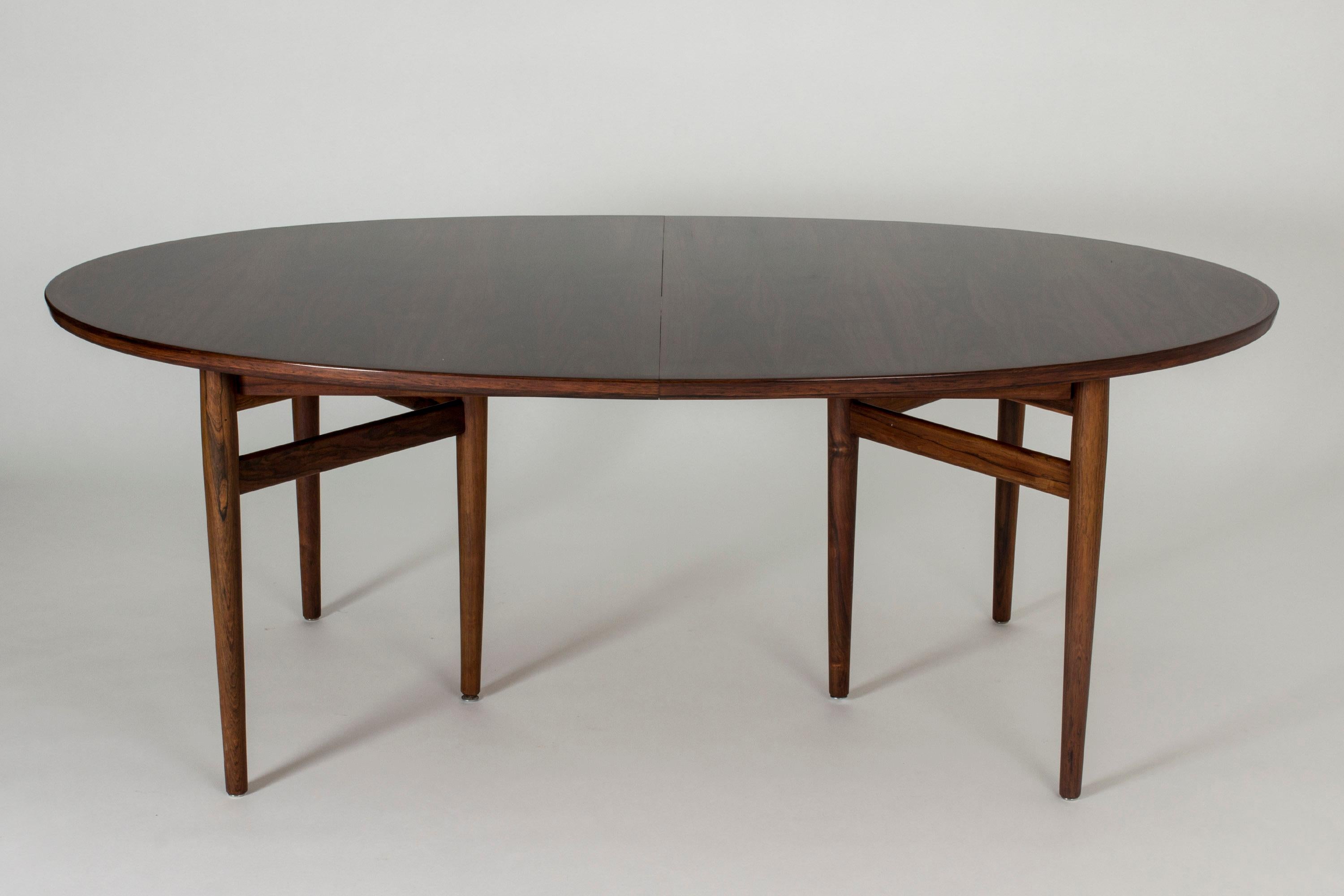 oval dining tables with extensions
