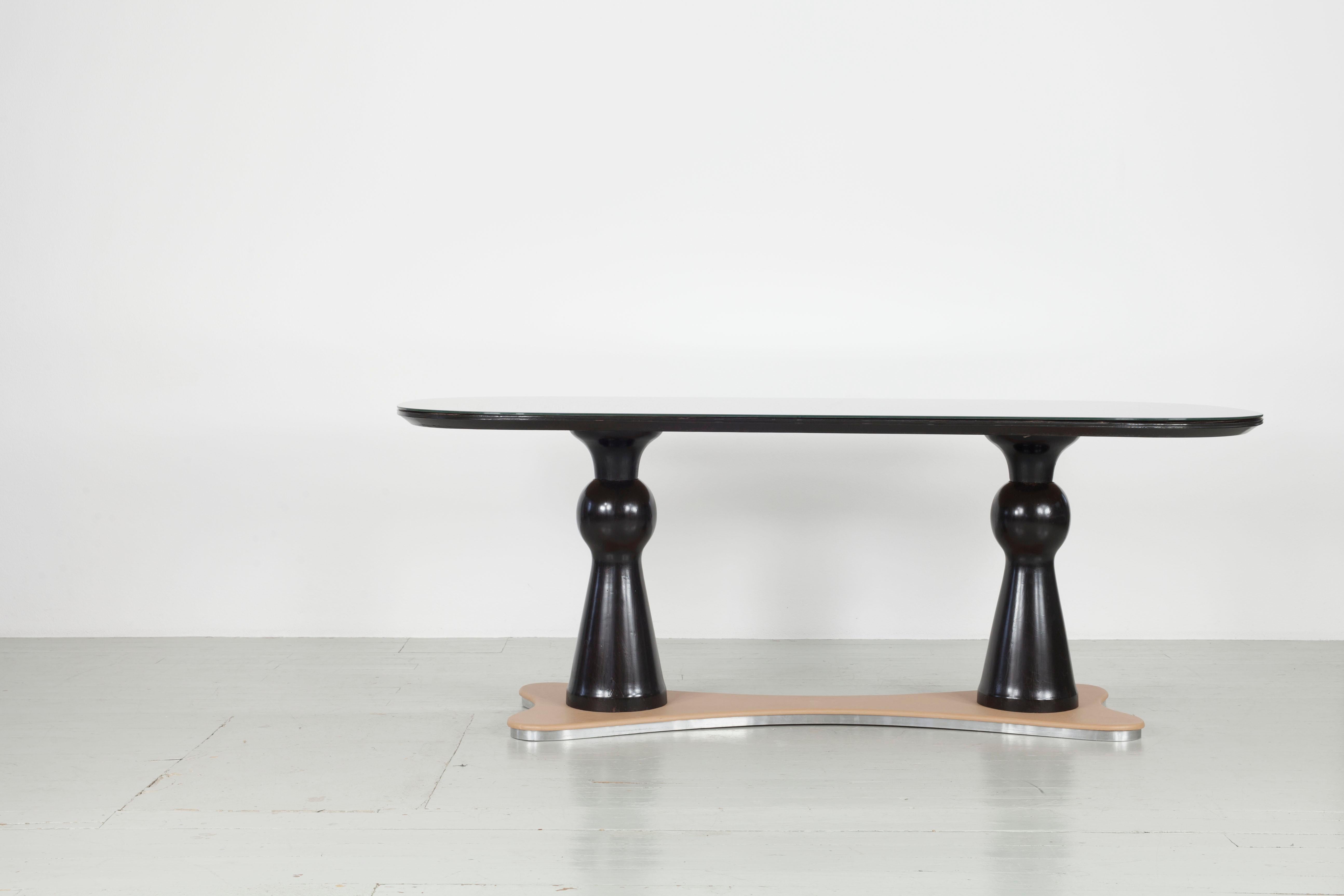 Mid-20th Century Oval Dining Table with Glasstop from the Italian 40s