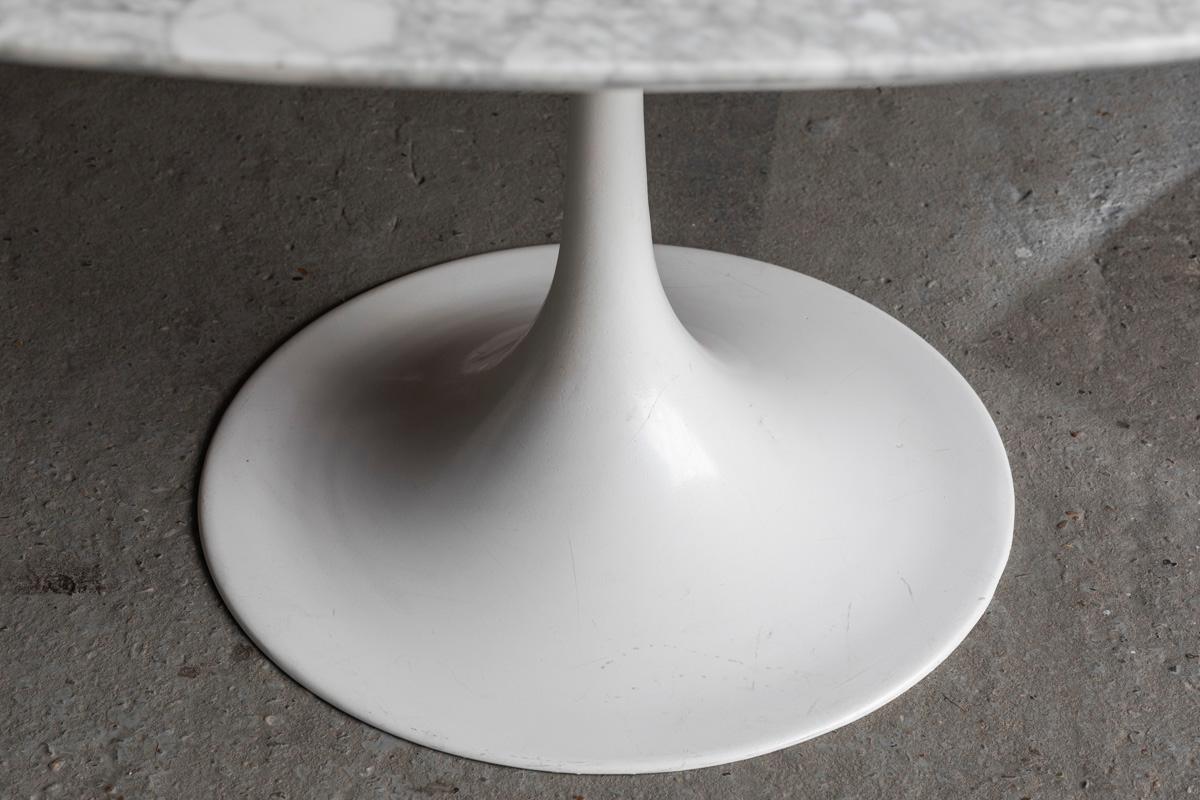 Oval Dining Table with Tulip Foot attributed to Eero Saarinen, 1970s  For Sale 7