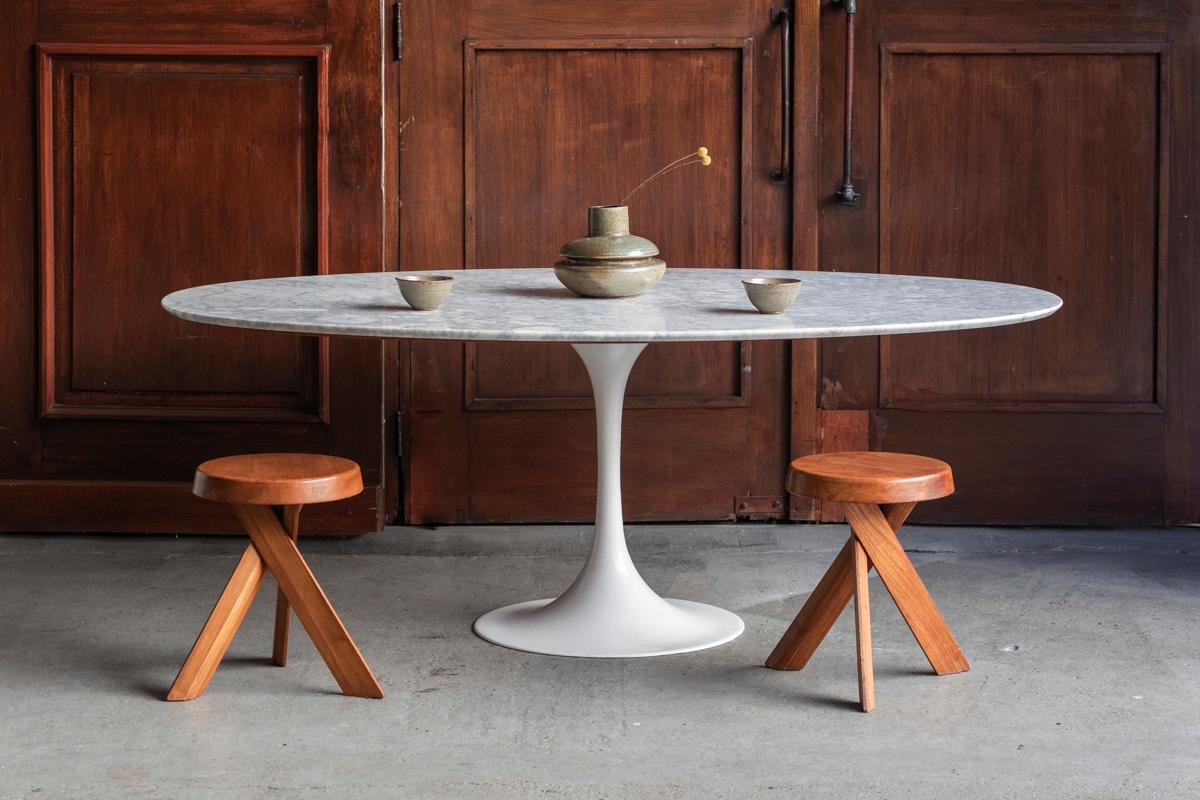 Ovaler Esstisch mit Tulpenfuß, Eero Saarinen zugeschrieben, 1970er Jahre  im Angebot 2