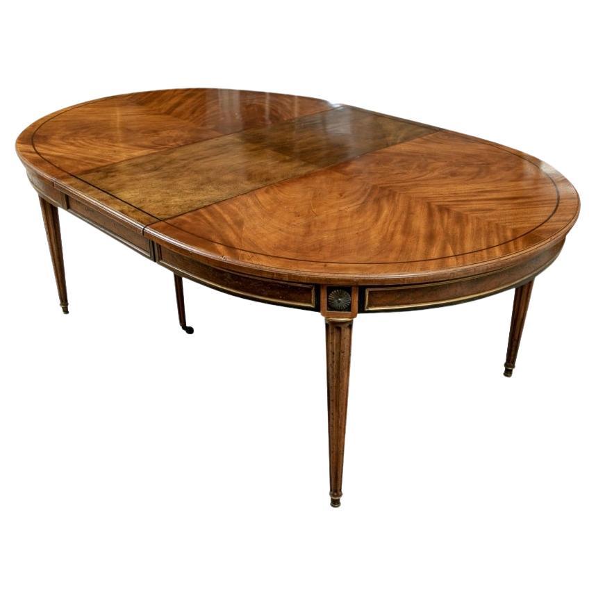 Table à rallonge ovale de salle à manger de style directoire  en vente