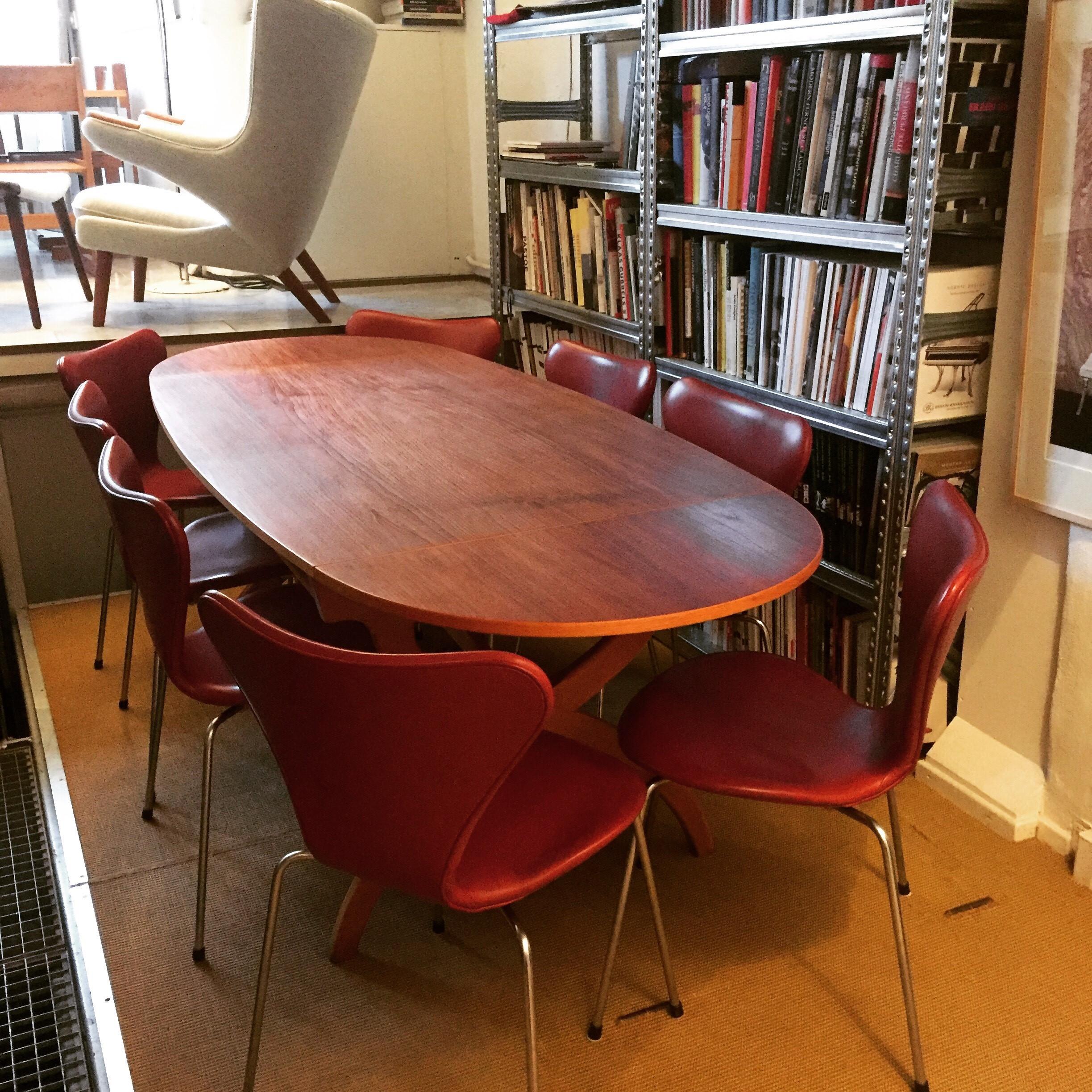 Oval Drop-Leaf Desk or Dining Table by Børge Mogensen, Danish, 1950s In Good Condition For Sale In Amsterdam, NL