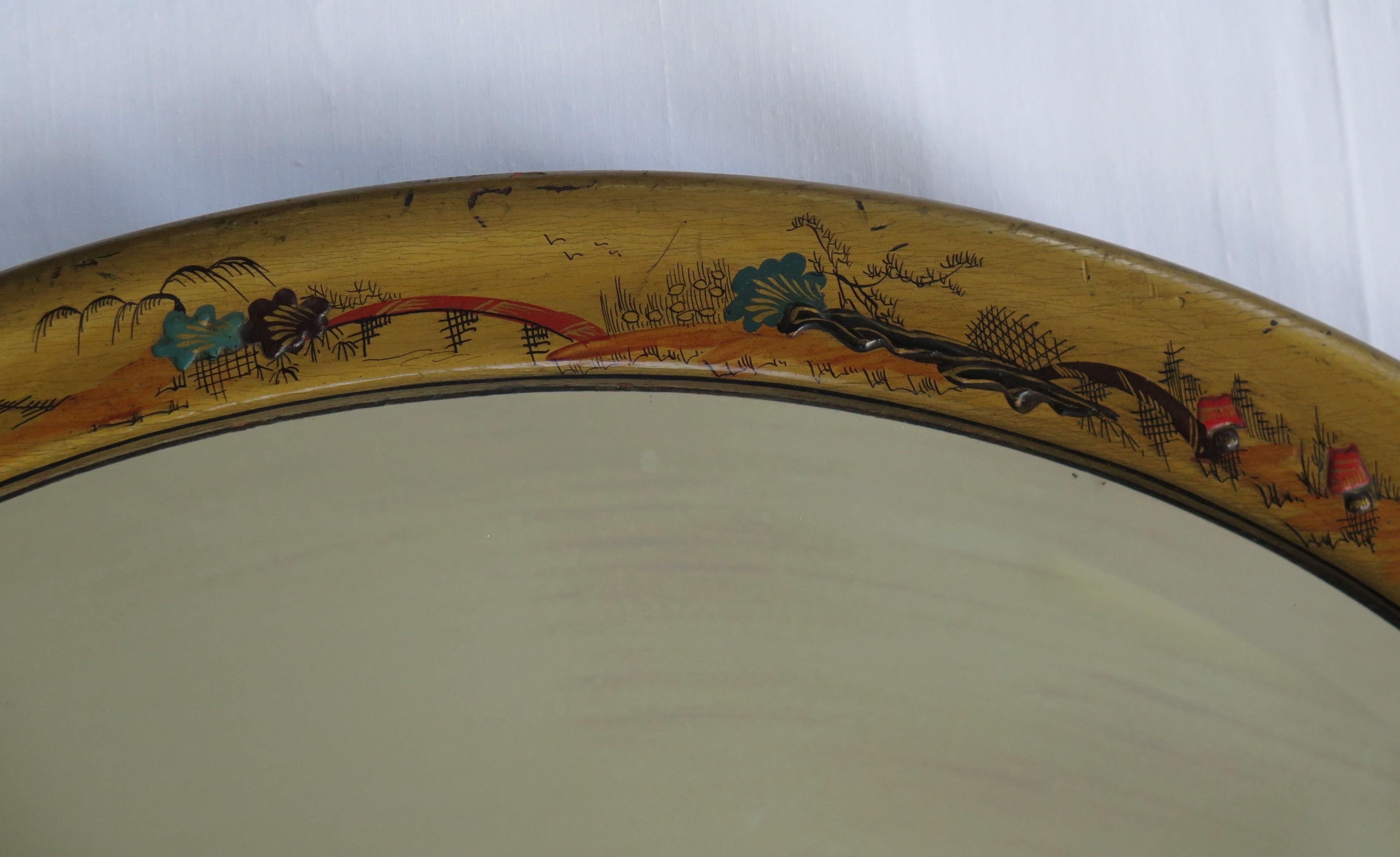20ième siècle Miroir mural ovale édouardien de style chinoiserie doré en verre biseauté, anglais vers 1900 en vente