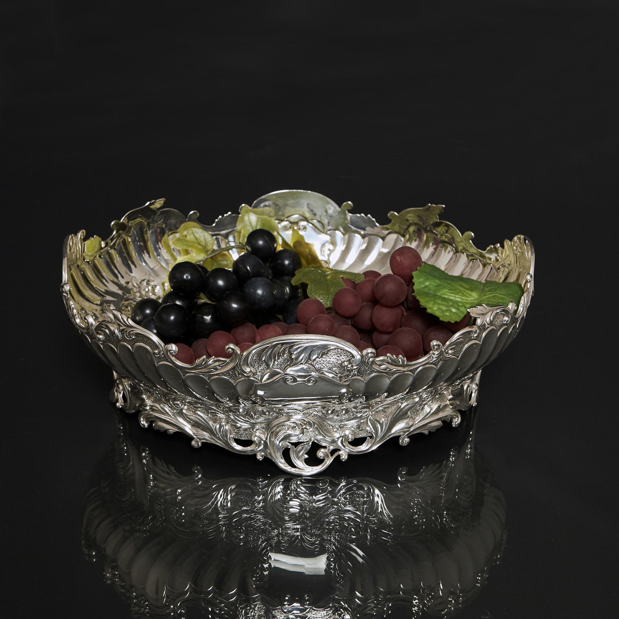 Oval Edwardian silver bowl For Sale 6