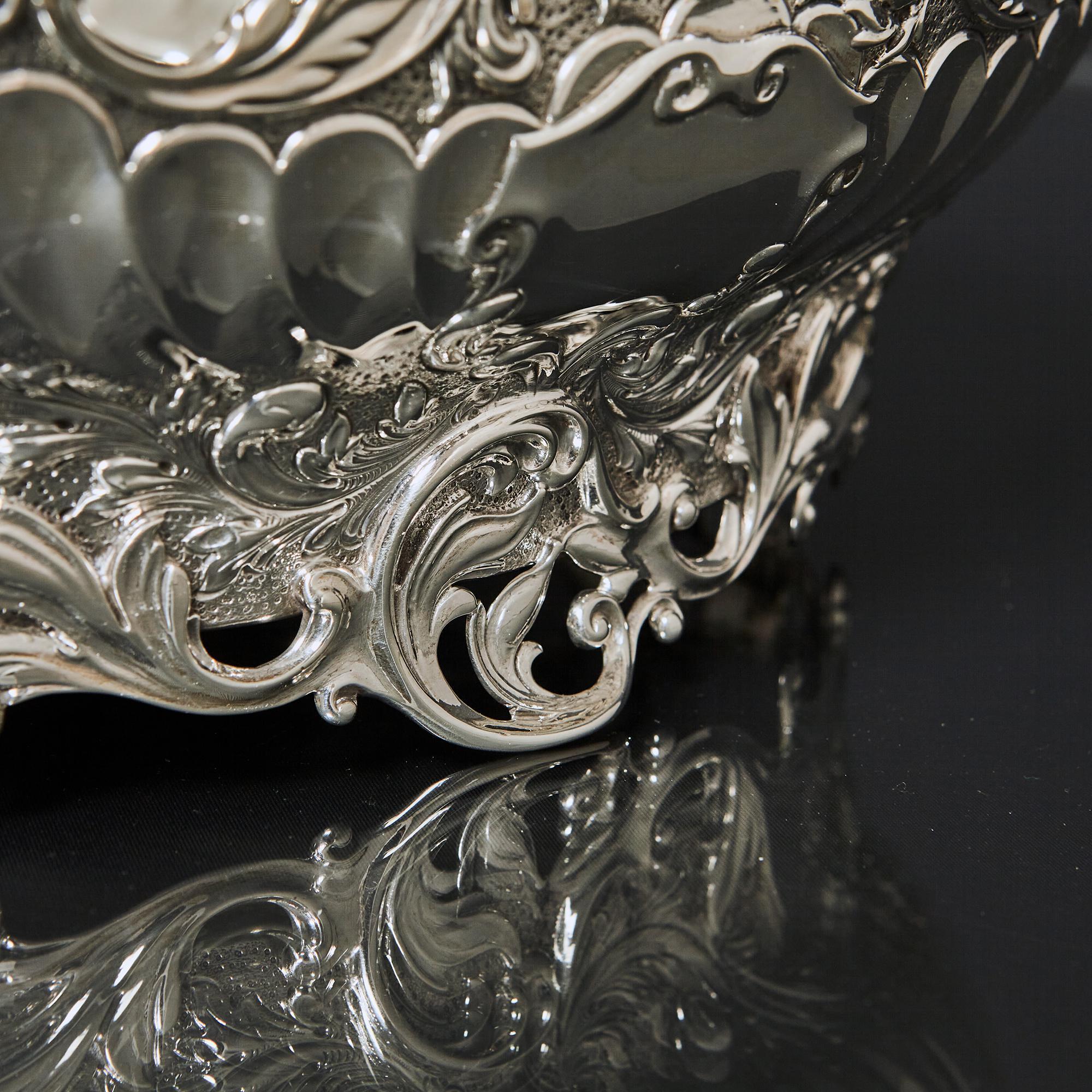 Oval Edwardian silver bowl For Sale 2