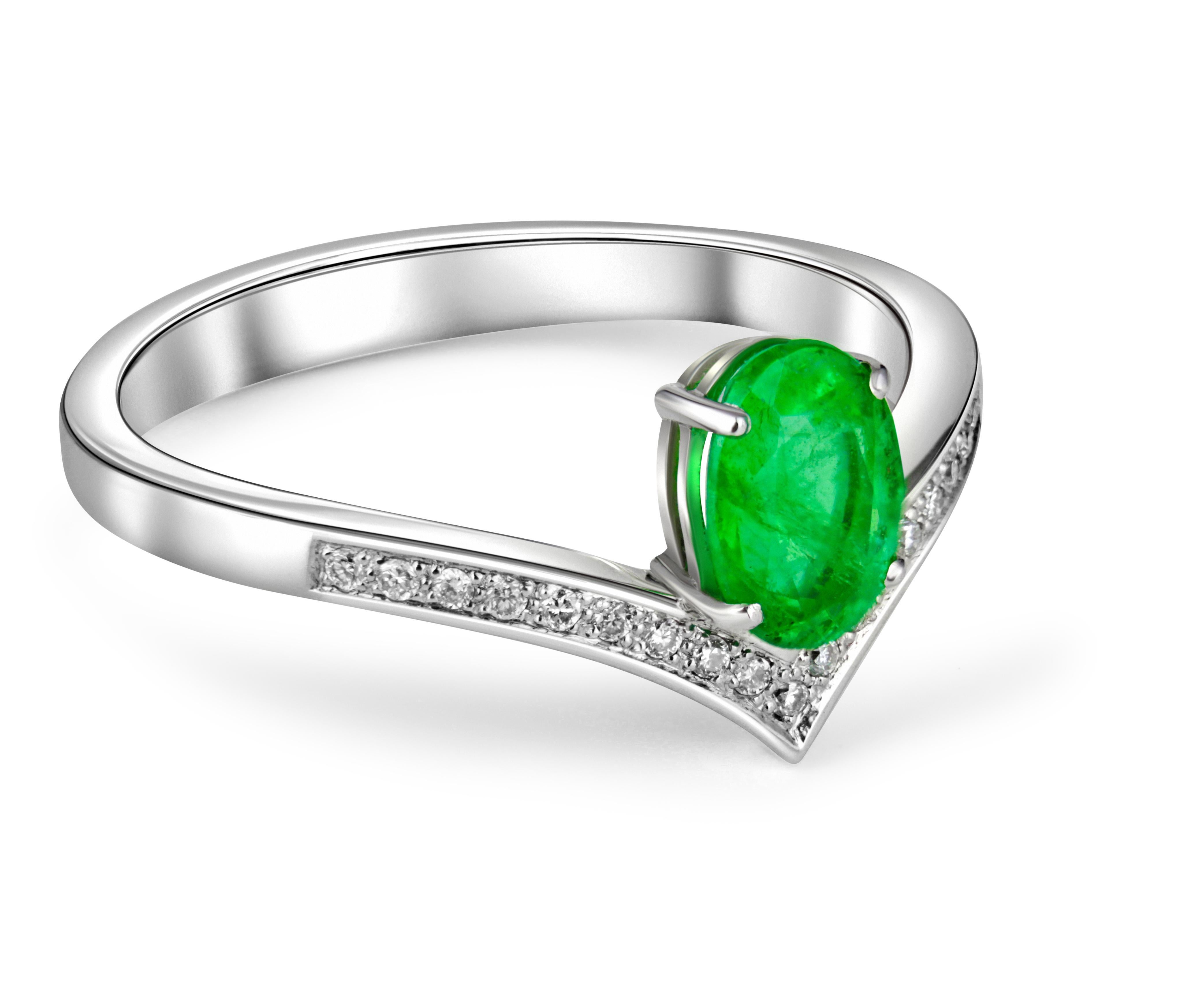 For Sale:  Oval Emerald  14k gold ring 2