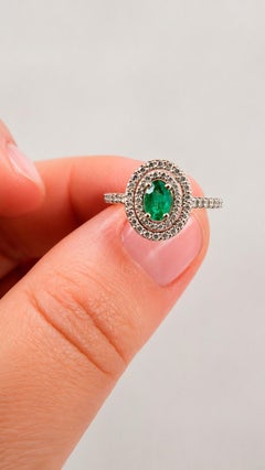 Oval emerald 14k gold ring