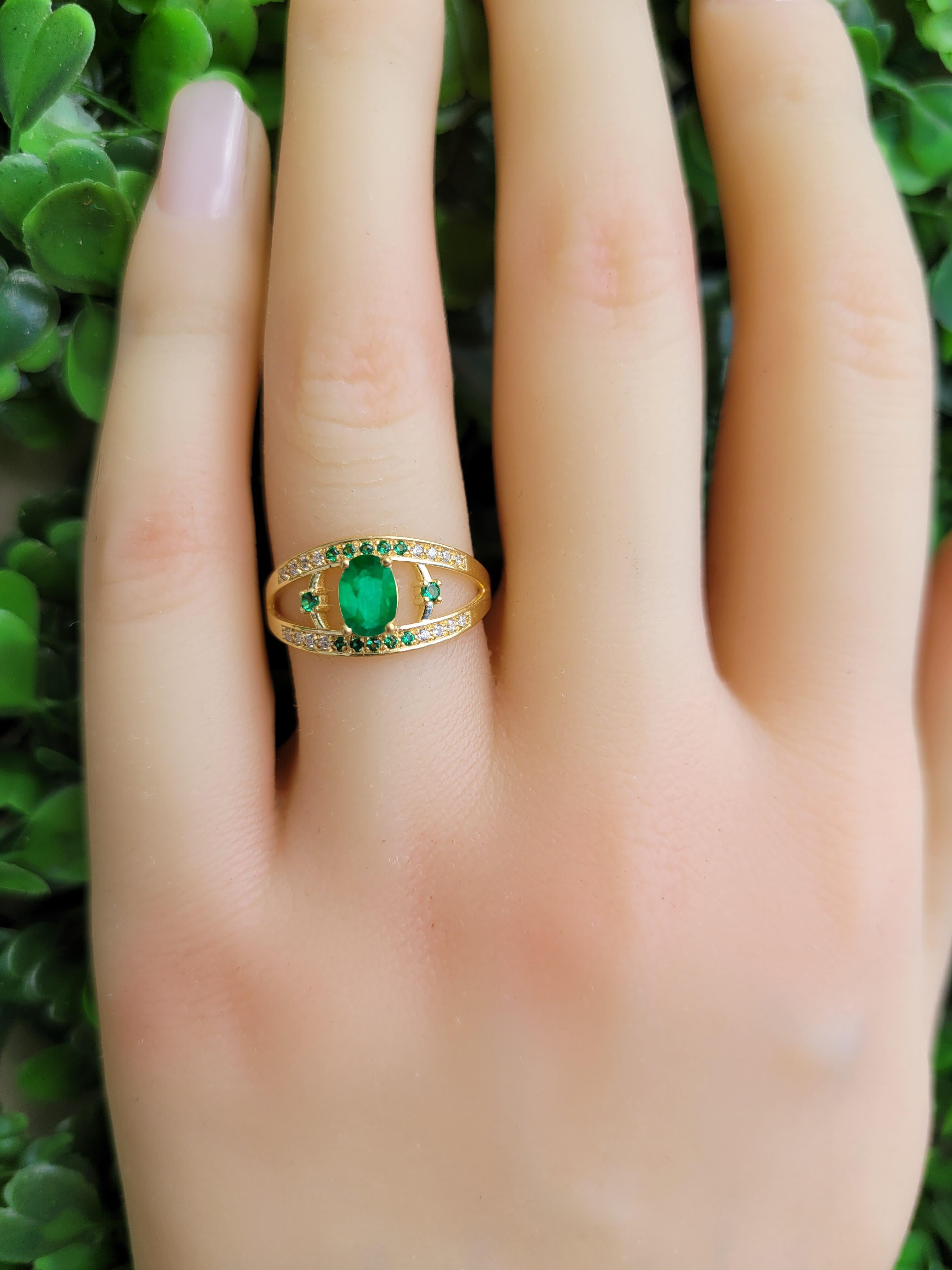 For Sale:  Oval emerald 14k gold ring 4