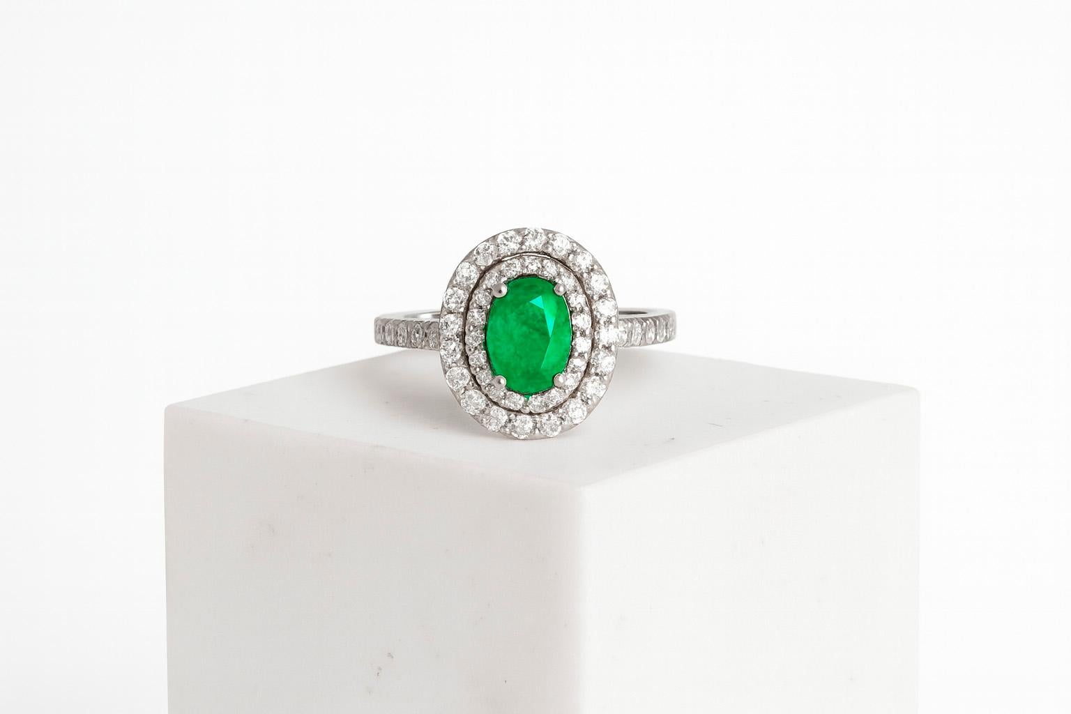 in vendita:  Oval emerald 14k gold ring 4