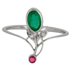 Oval Emerald 14k gold ring. 