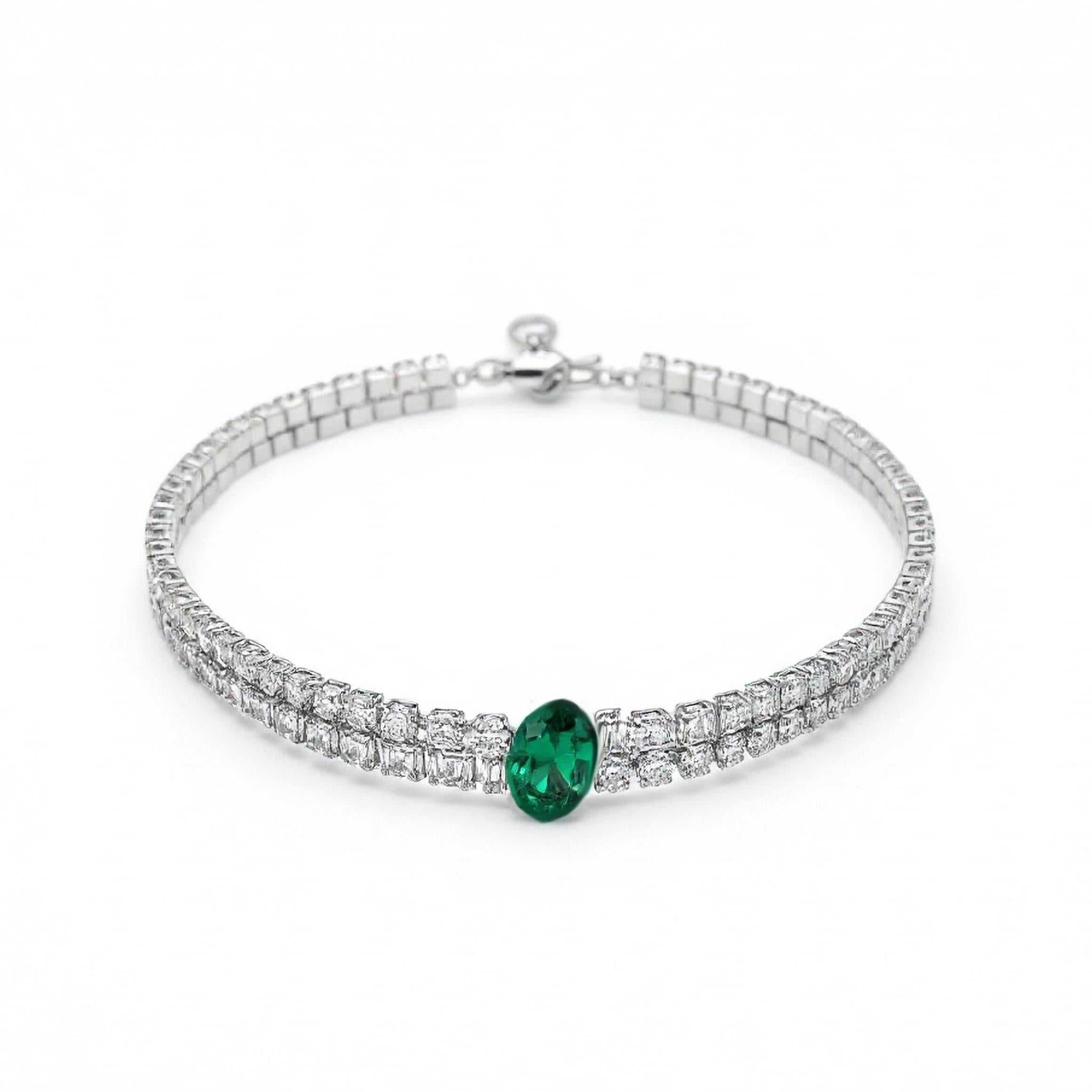 Ovaler Smaragd 18K Weißgold Diamant Choker Halskette (Ovalschliff) im Angebot
