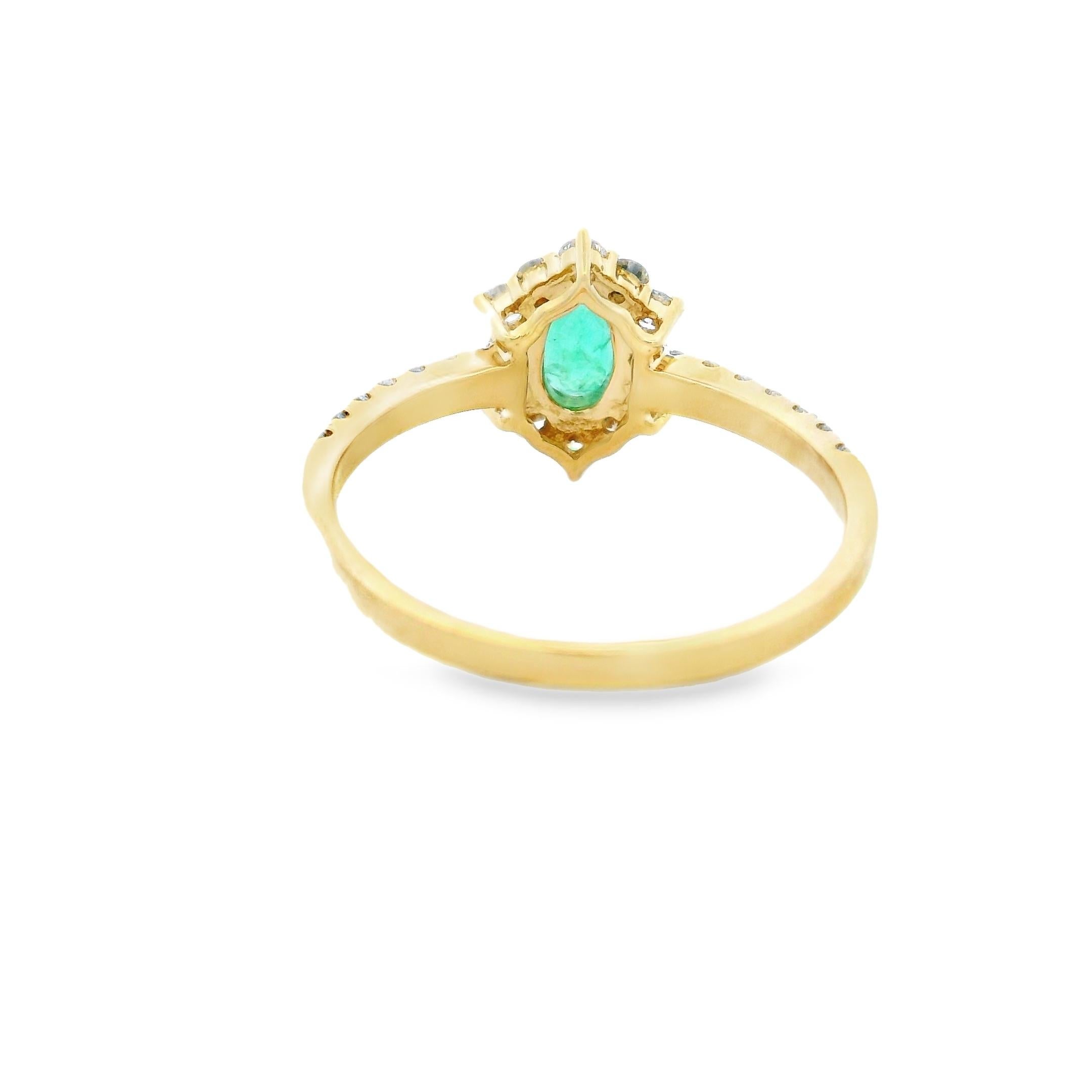 Ovaler Smaragd und Diamant Halo Ring in 14K Gelbgold 0,88ct Total Damen im Angebot