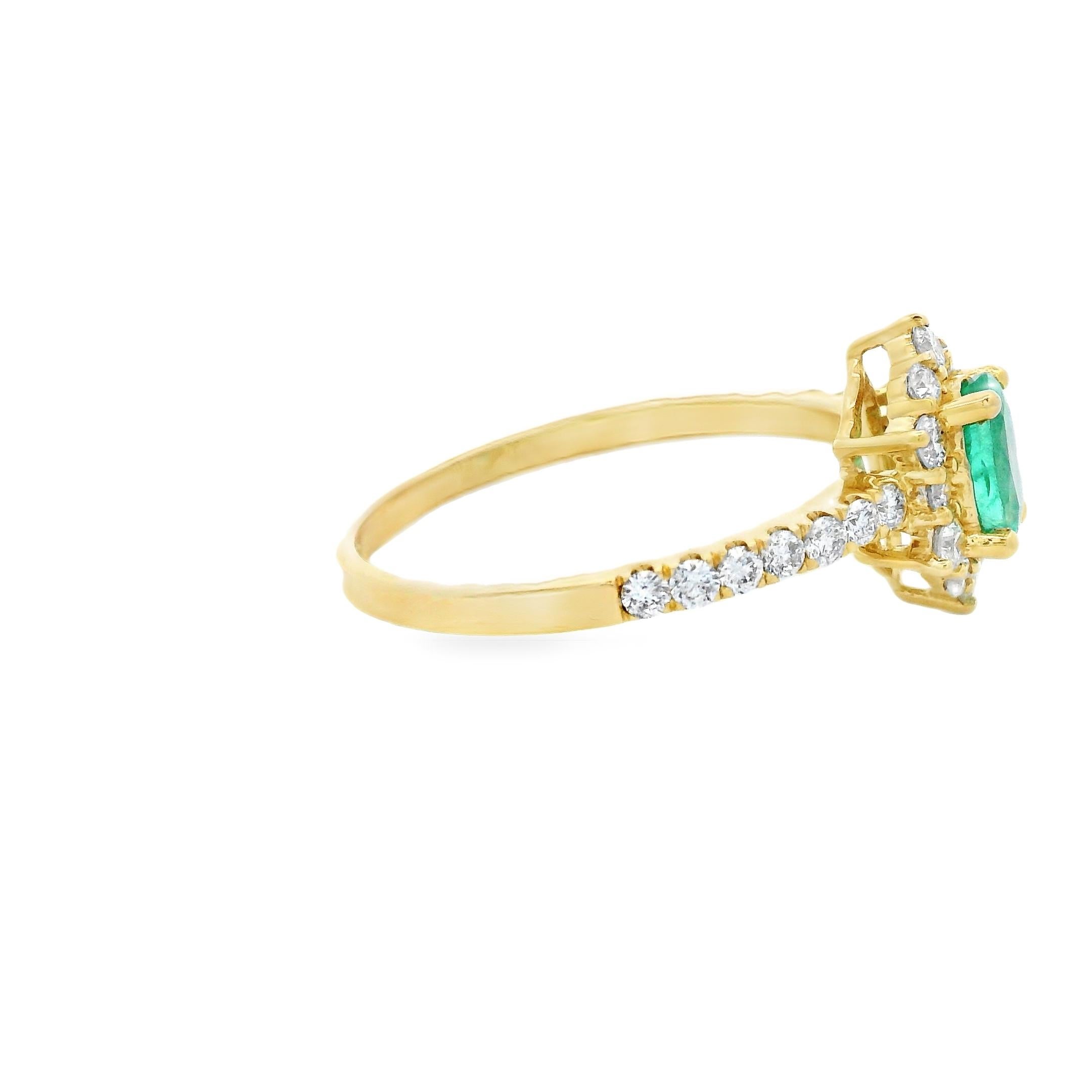 Ovaler Smaragd und Diamant Halo Ring in 14K Gelbgold 0,88ct Total im Angebot 1