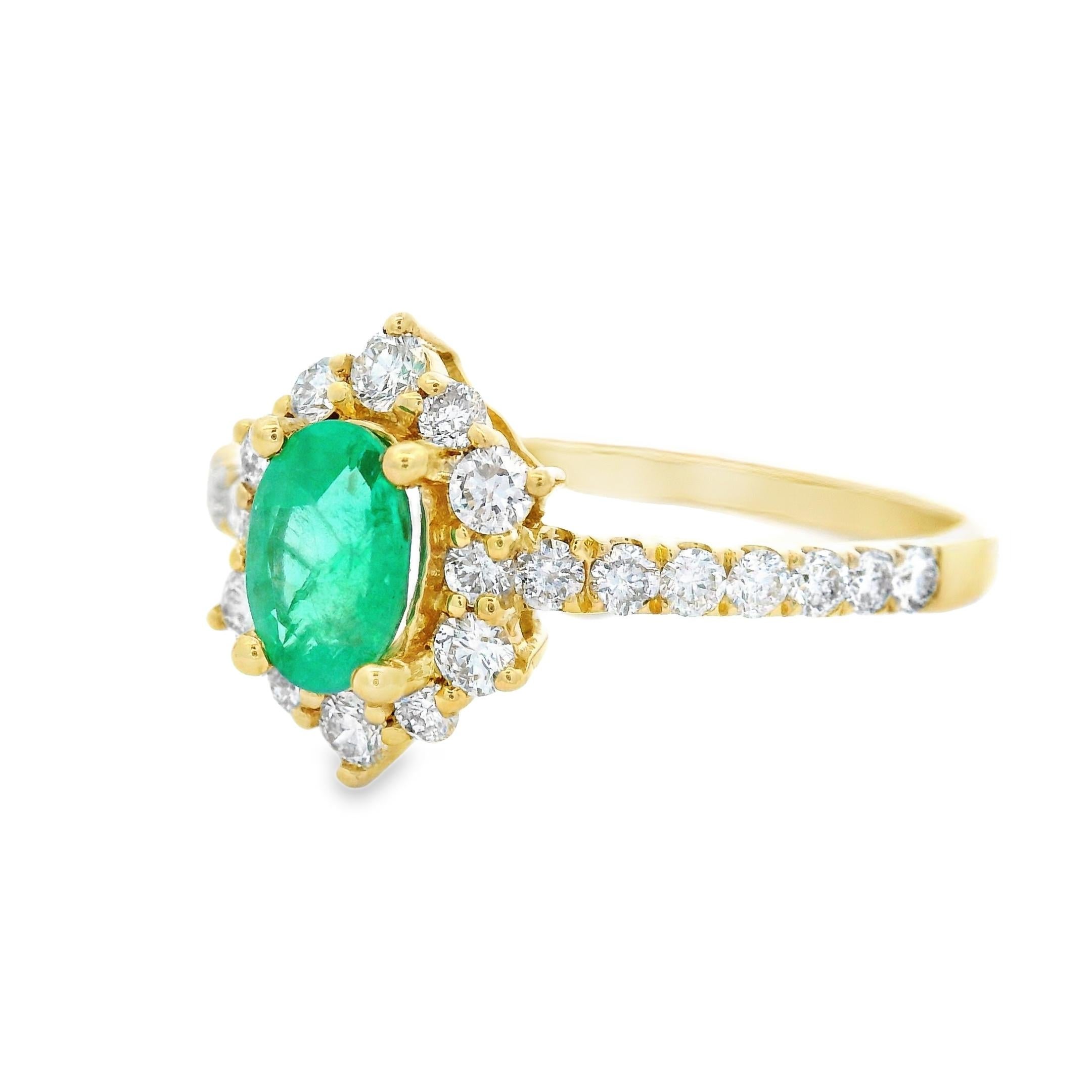 Ovaler Smaragd und Diamant Halo Ring in 14K Gelbgold 0,88ct Total im Angebot 3