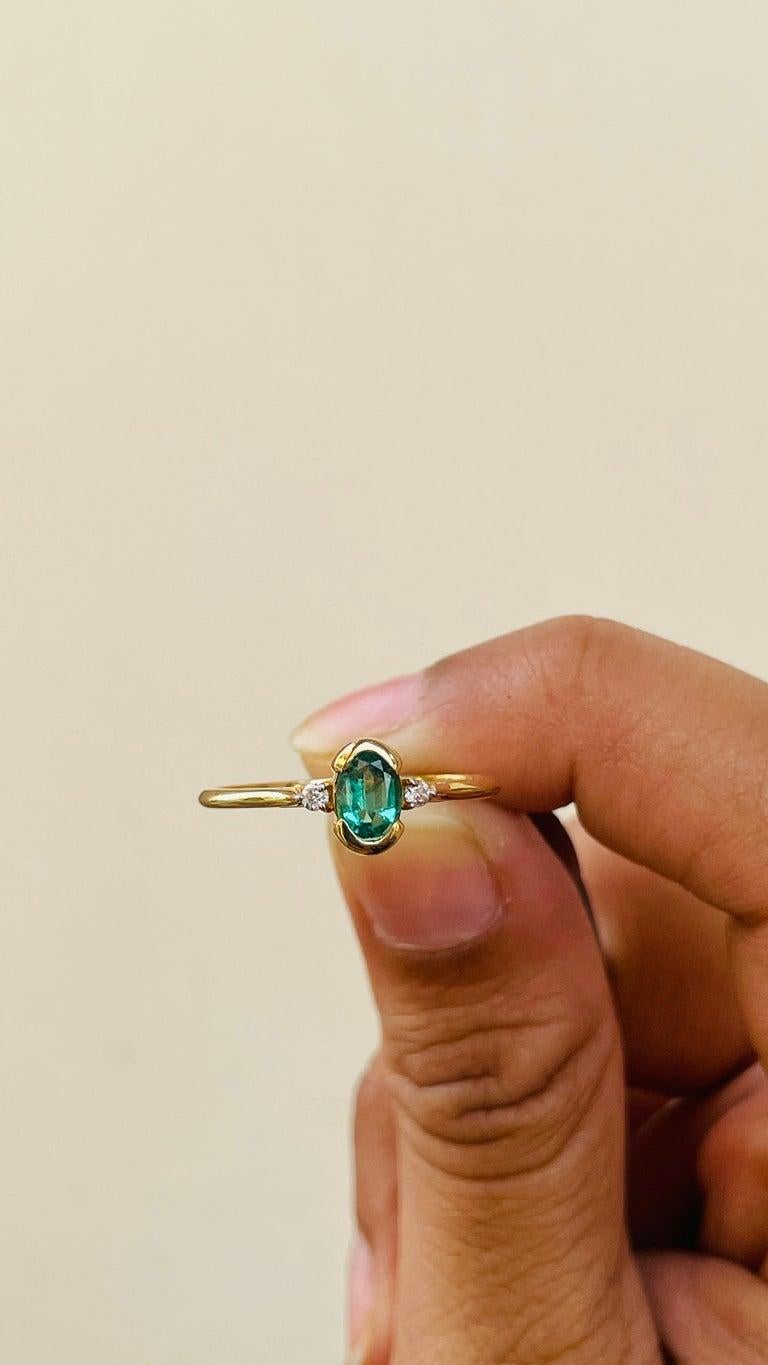 in vendita:  Smeraldo ovale e diamante in oro giallo massiccio 14k Anello minimal con tre pietre per lei 9