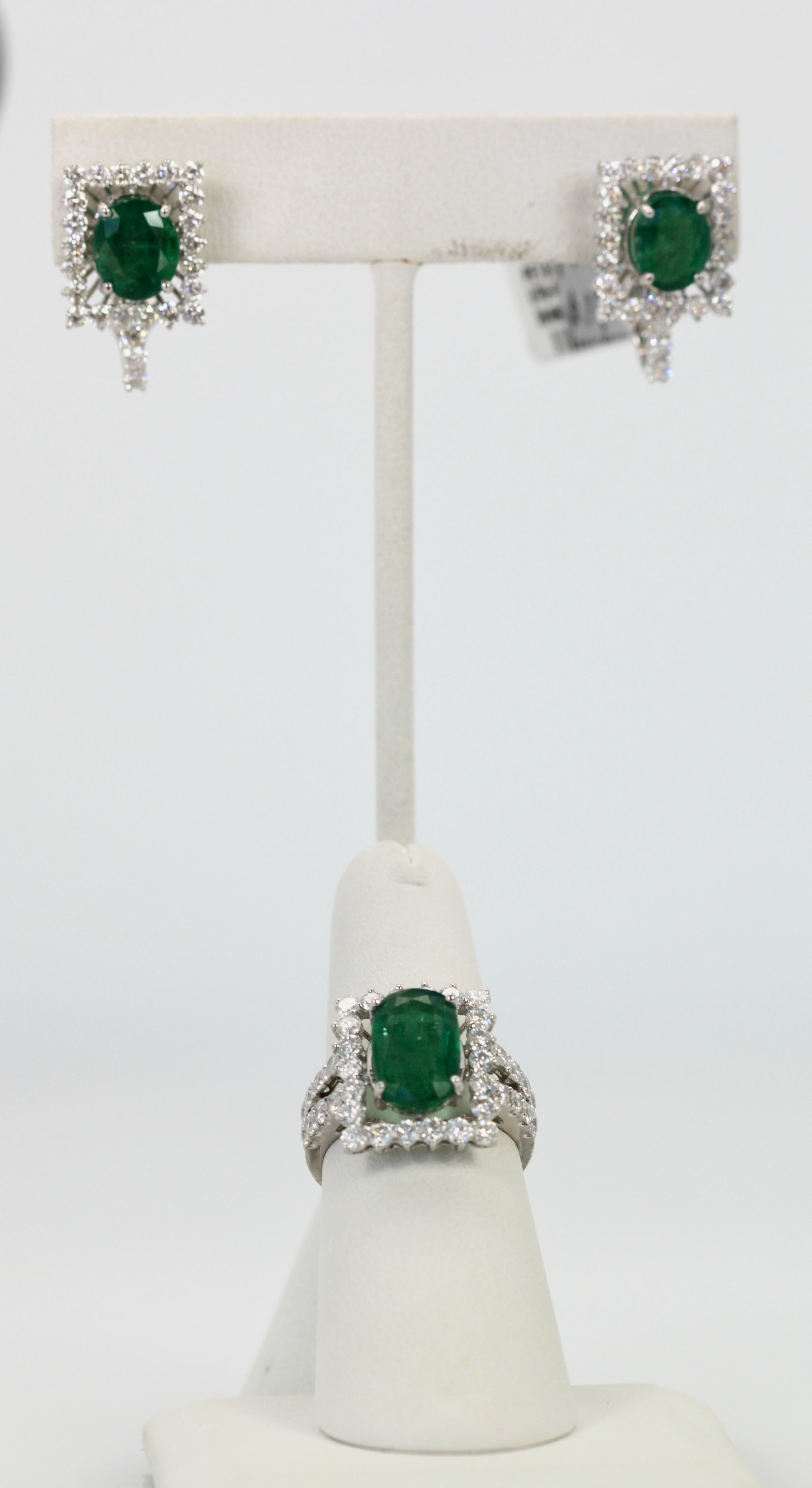 Oval Emerald Diamond and 18 Karat Gold Cocktail Ring 5.80 Total Carat Weight For Sale 8