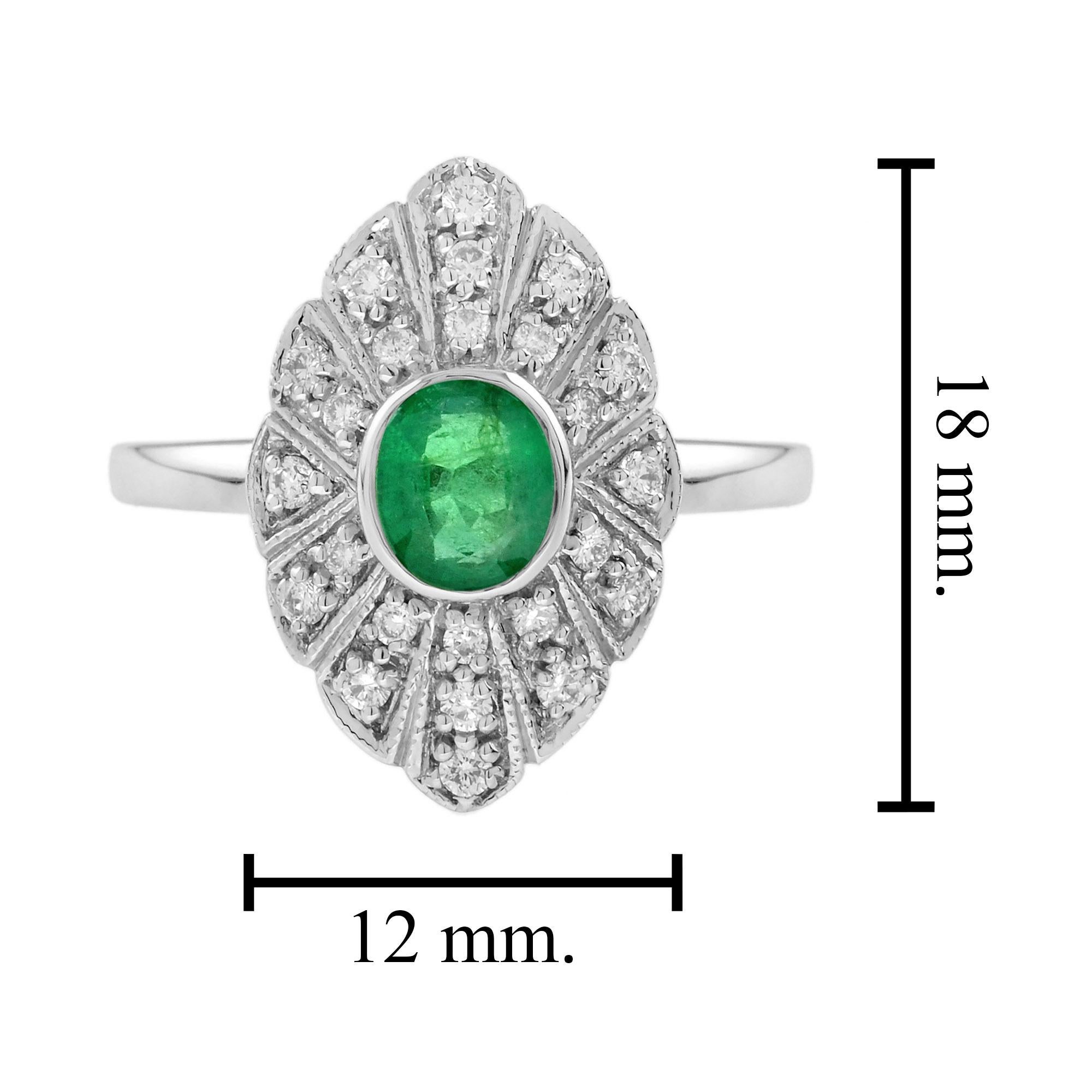 Bague en or blanc 14K de style édouardien avec émeraude ovale et diamant en forme de marquise Pour femmes en vente