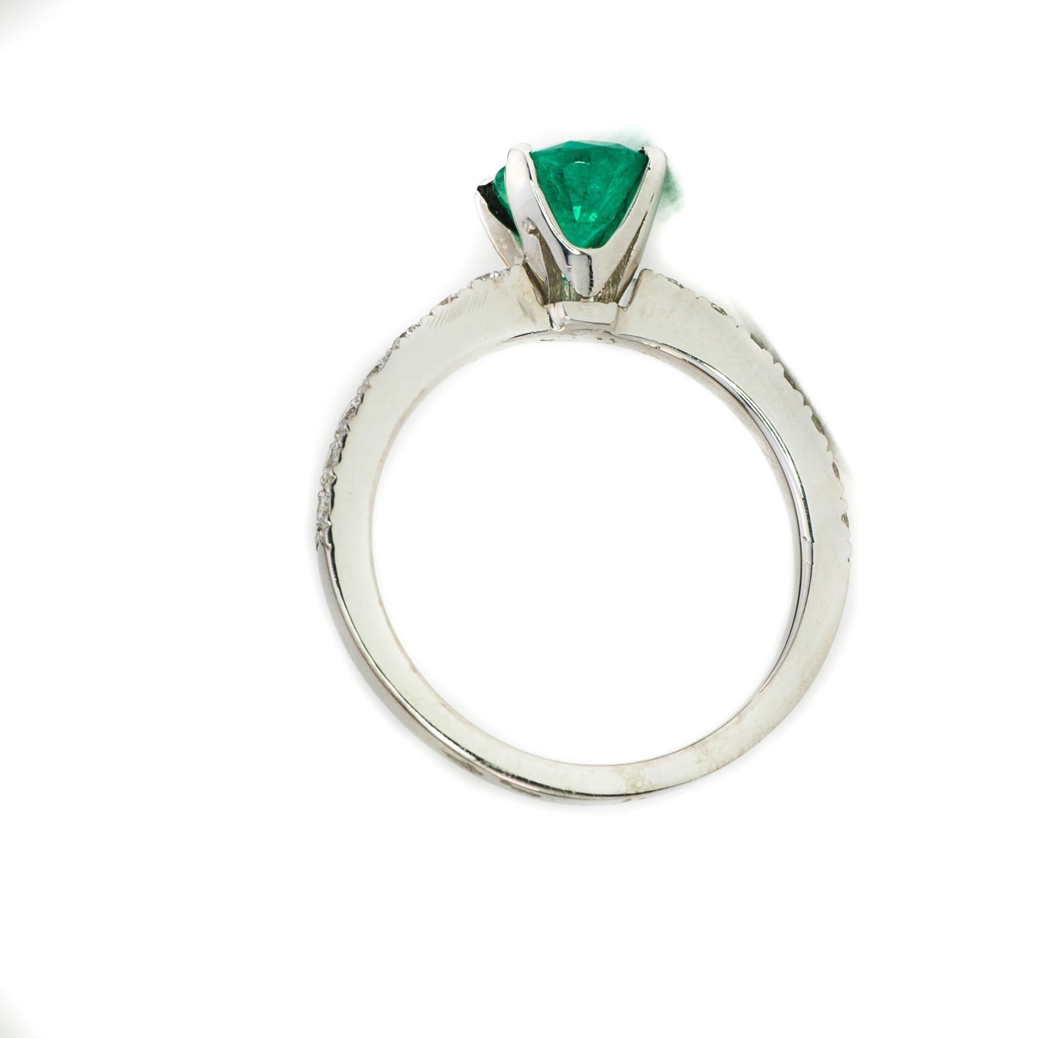Oval Emerald Engagement Ring, White gold, Solitaire In New Condition For Sale In Mission Viejo, CA