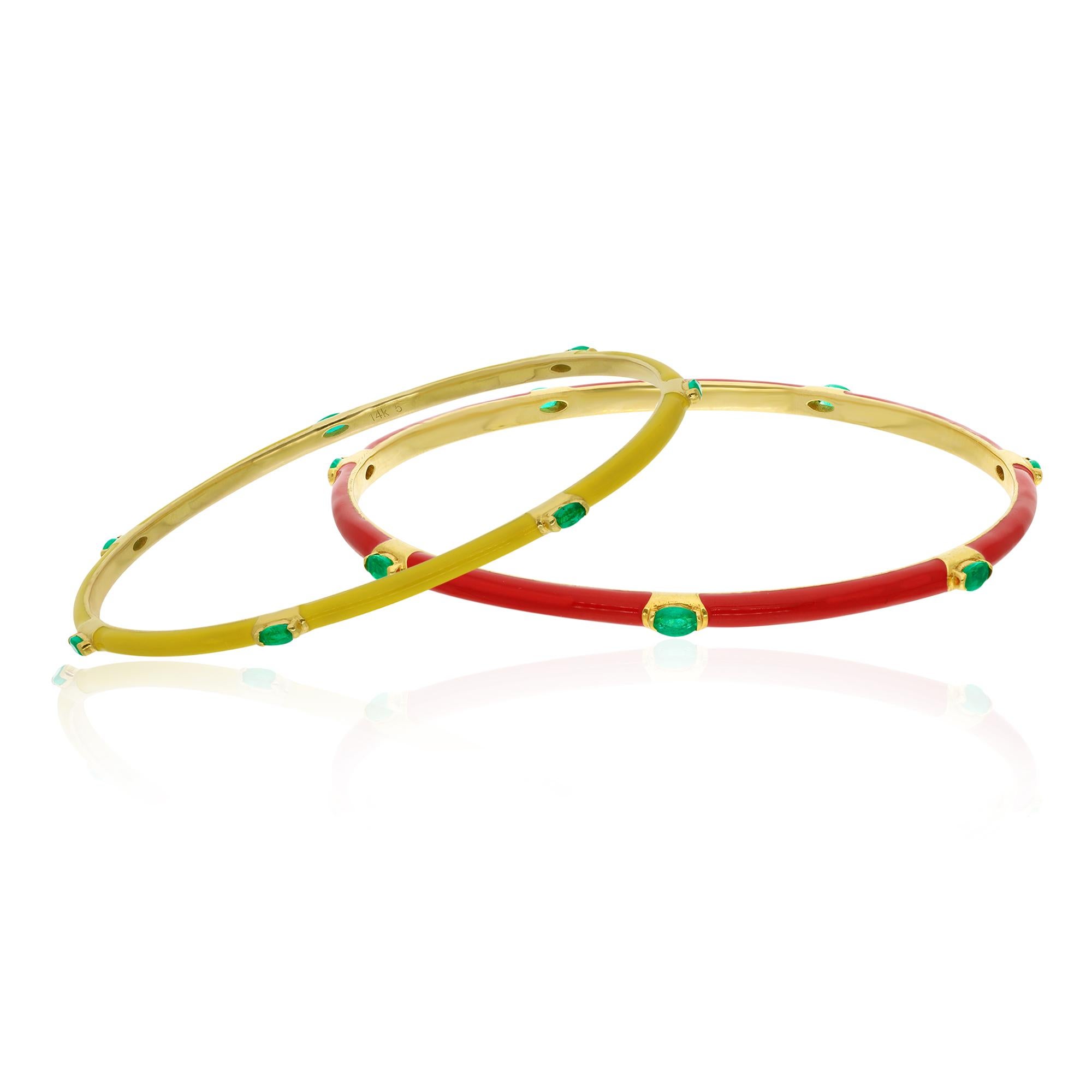 Women's Oval Emerald Gemstone Sleek Bangle Yellow Enamel Bracelet 14 Karat Yellow Gold For Sale