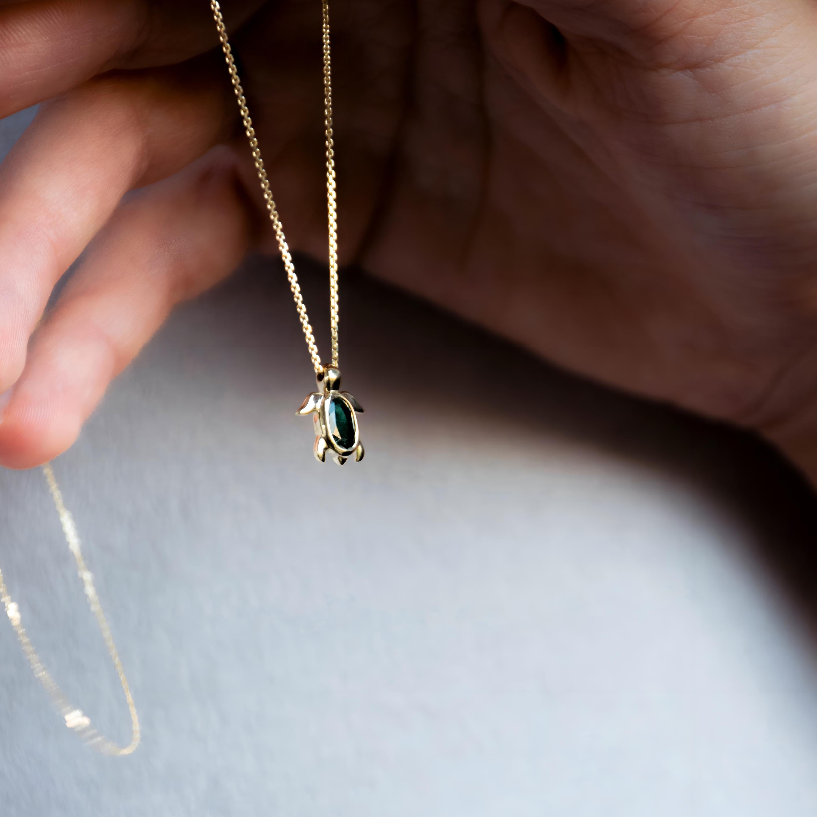 Modern Oval Emerald & Gold SeaTurtle Pendant For Sale