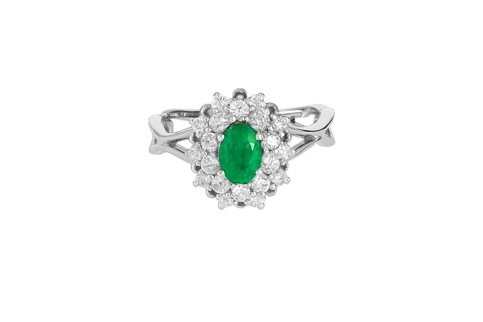 in vendita:  Anello con smeraldo ovale 2