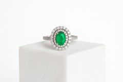 Oval emerald ring