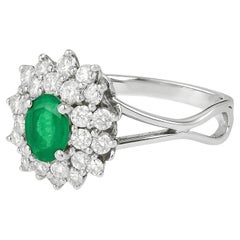 Anello con smeraldo ovale