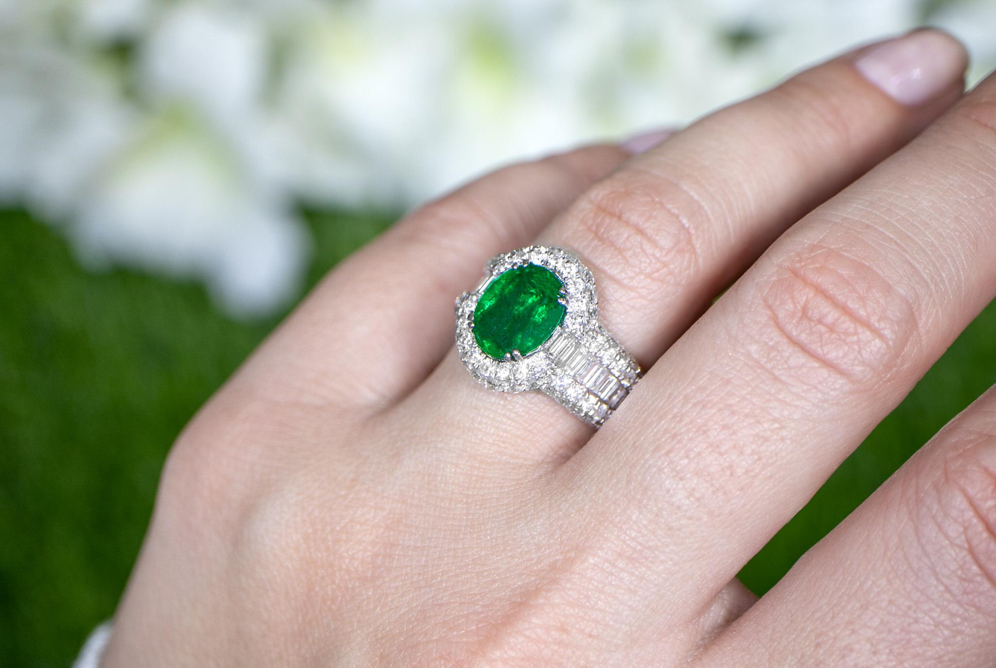 Contemporary Oval Emerald Statement Ring With Diamond Setting 5.22 Carats 18K Gold For Sale
