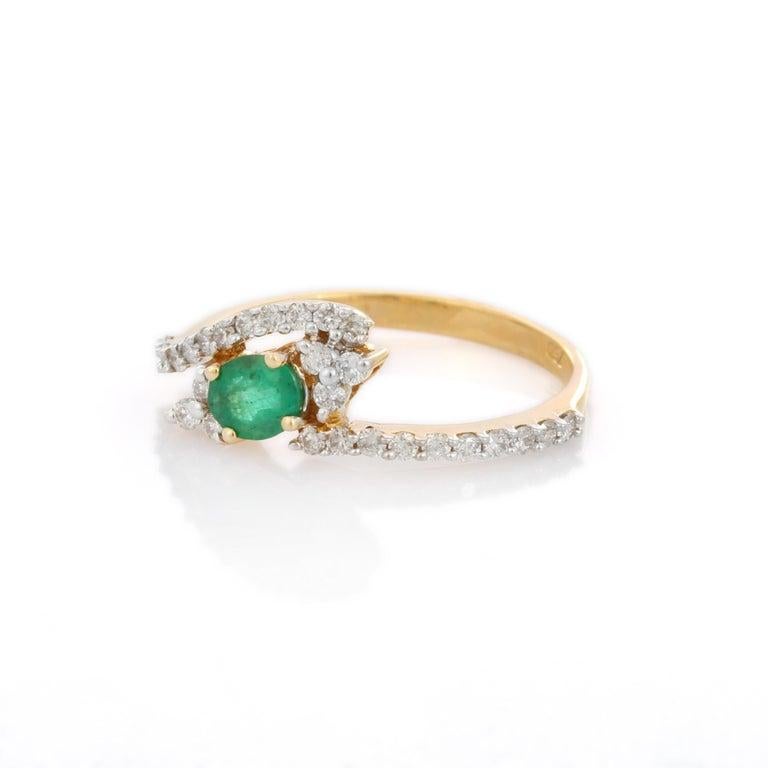 For Sale:  Oval Emerald Wedding Ring with Diamonds for Her in 18k Solid Yellow Gold 3