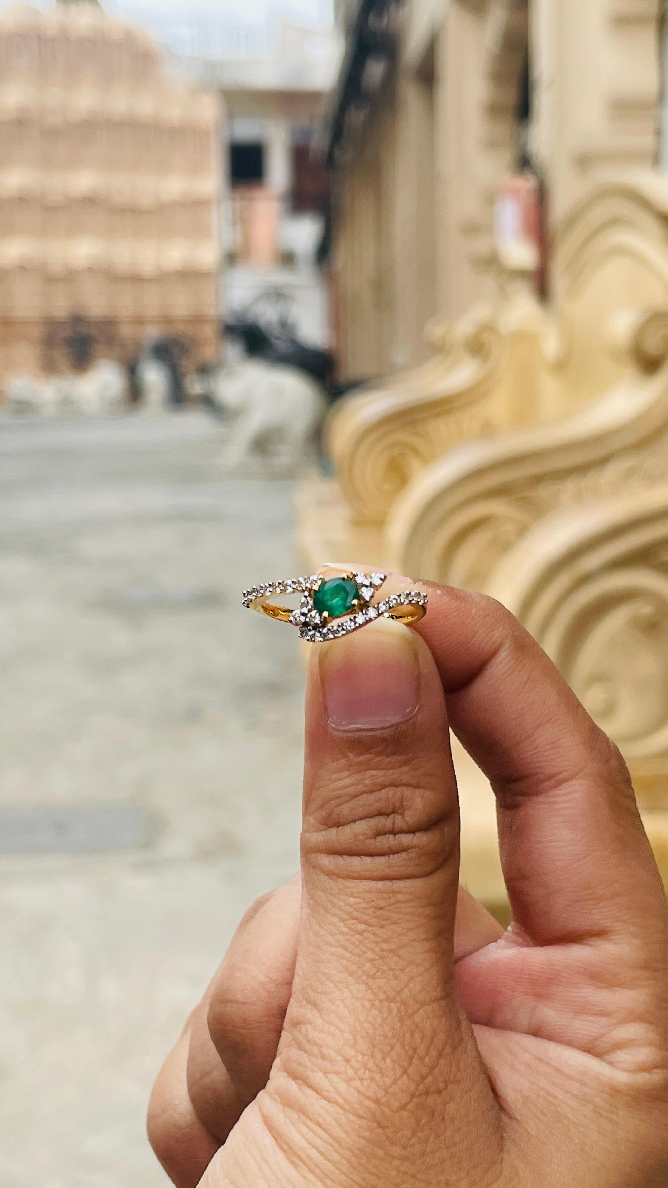 For Sale:  Oval Emerald Wedding Ring with Diamonds for Her in 18k Solid Yellow Gold 7