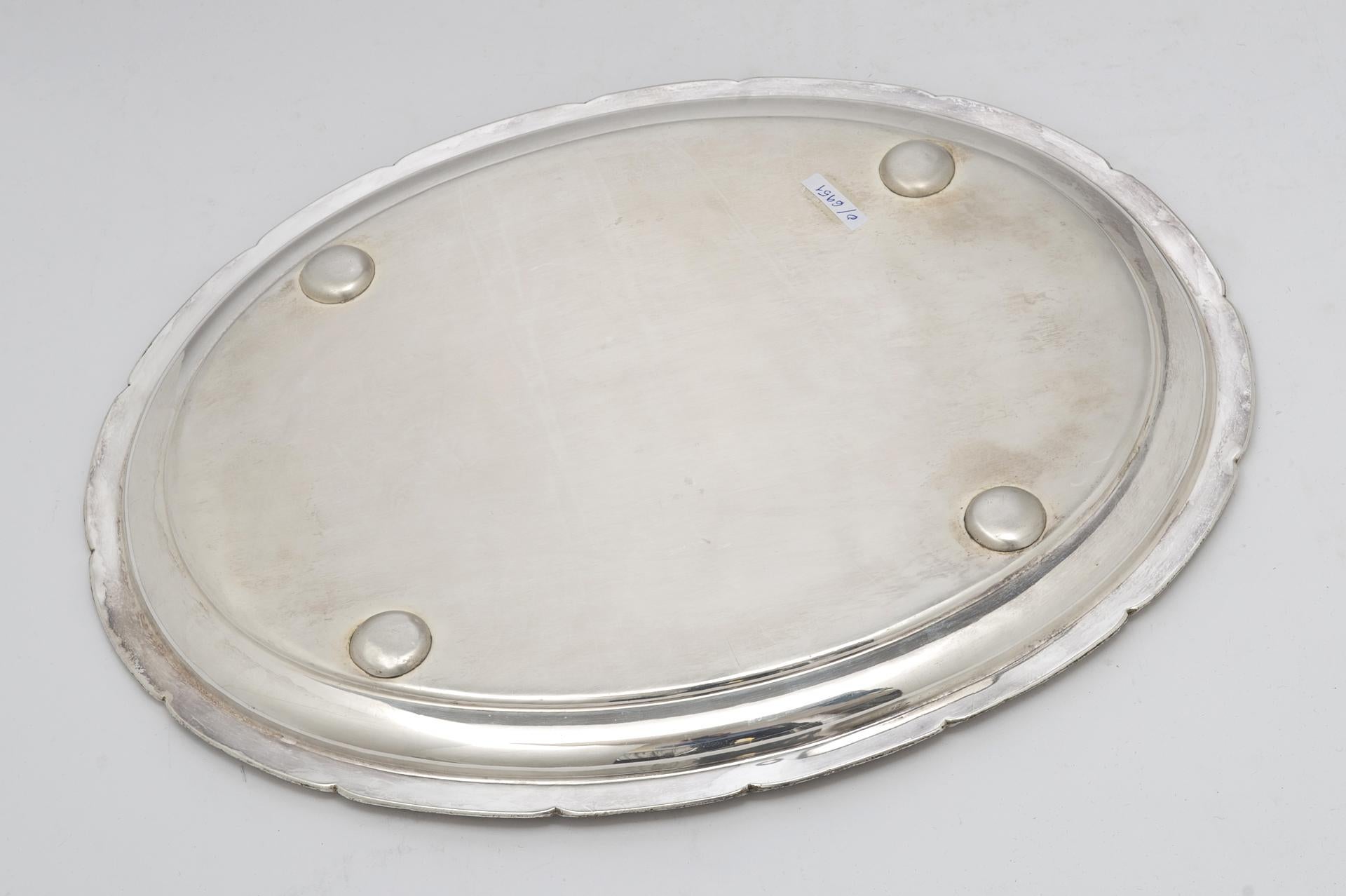 O/6951 - Simple and elegant this oval engraved silver plate tray from old Europe: Belgium.
Perfect for any house: antique or modern.
 