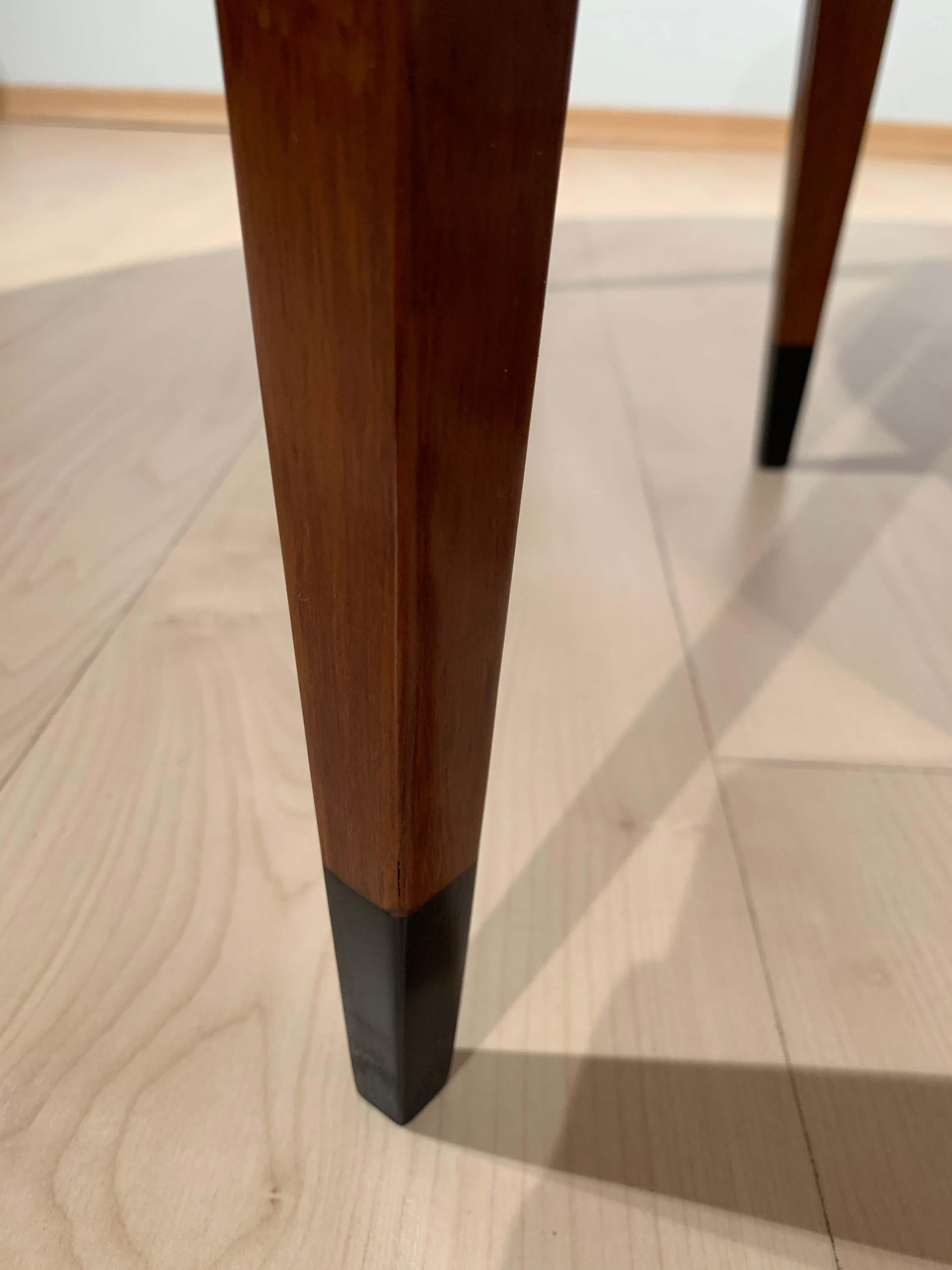 Oval Expandable Dining Table, Restauration, Walnut, France, circa 1820 4