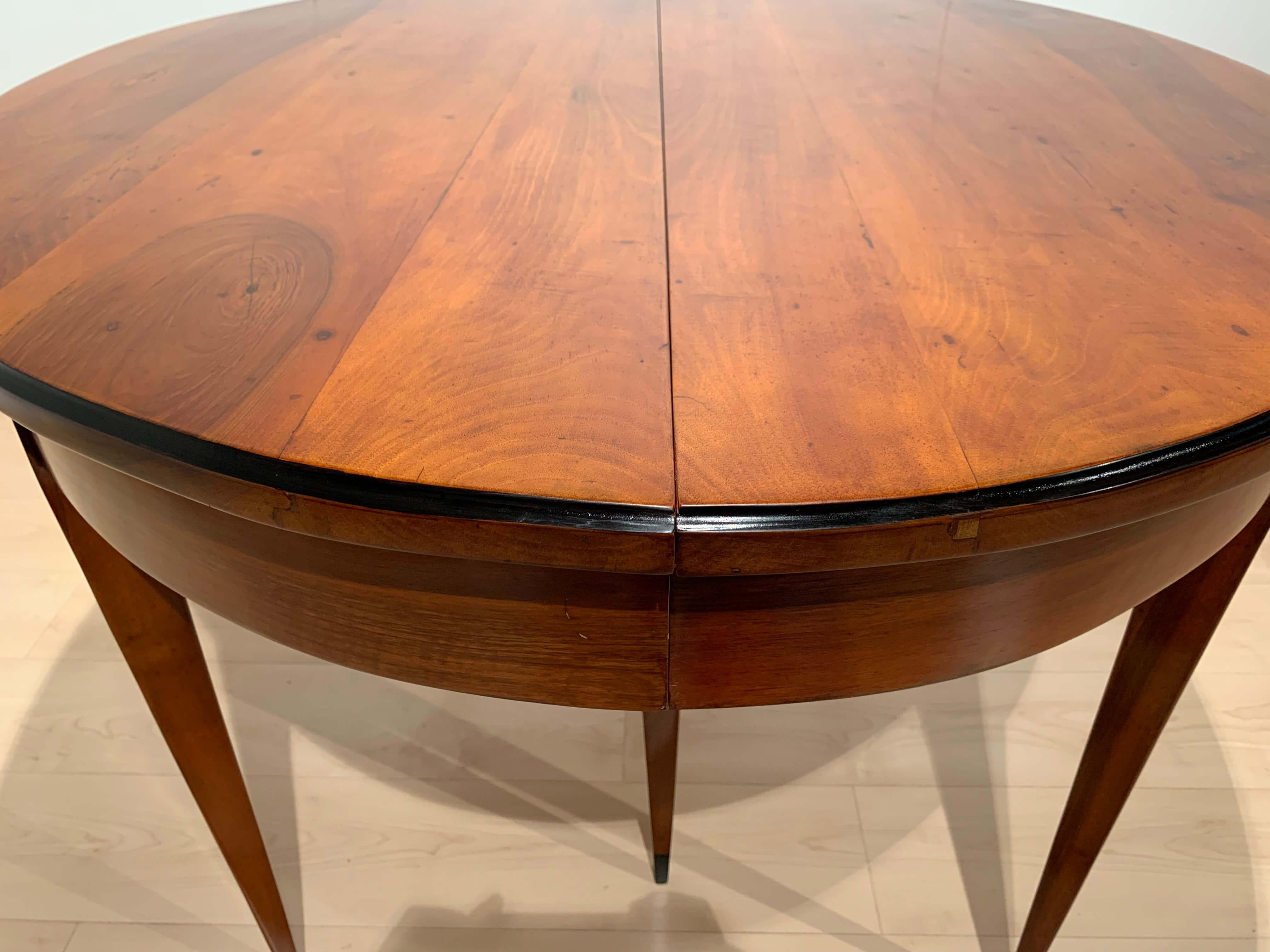 Oval Expandable Dining Table, Restauration, Walnut, France, circa 1820 6