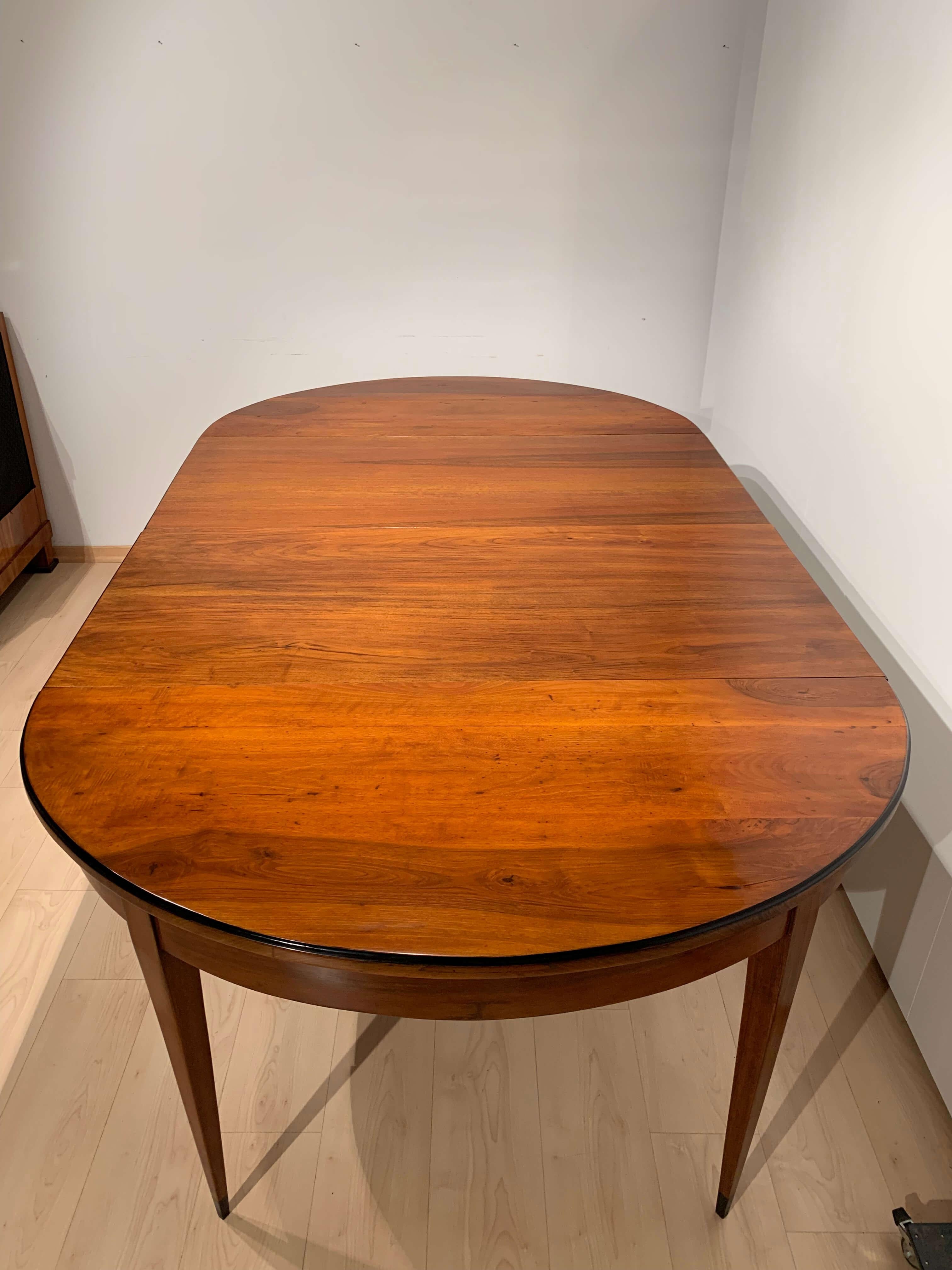 Oval Expandable Dining Table, Restauration, Walnut, France, circa 1820 8