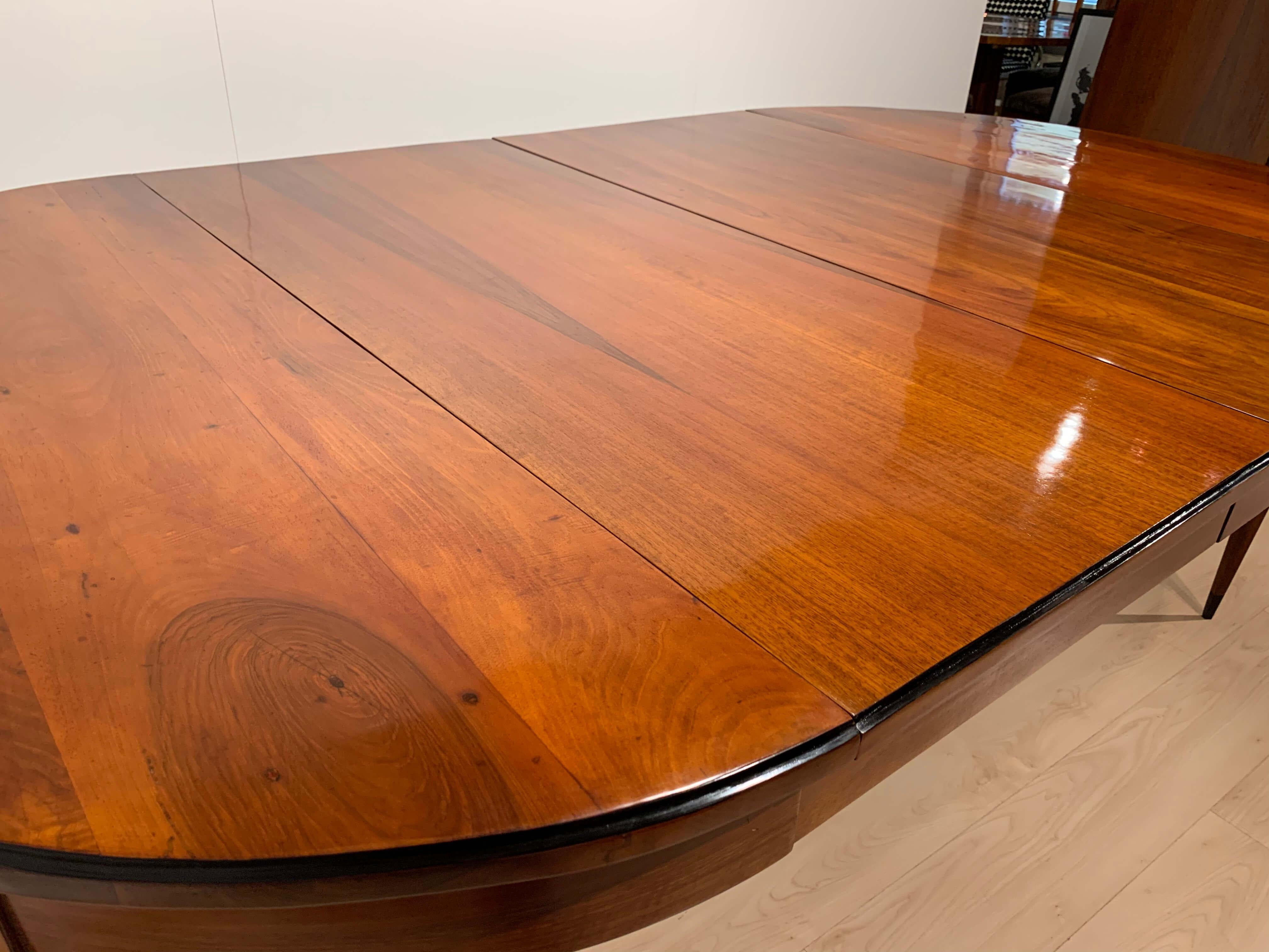 Oval Expandable Dining Table, Restauration, Walnut, France, circa 1820 9