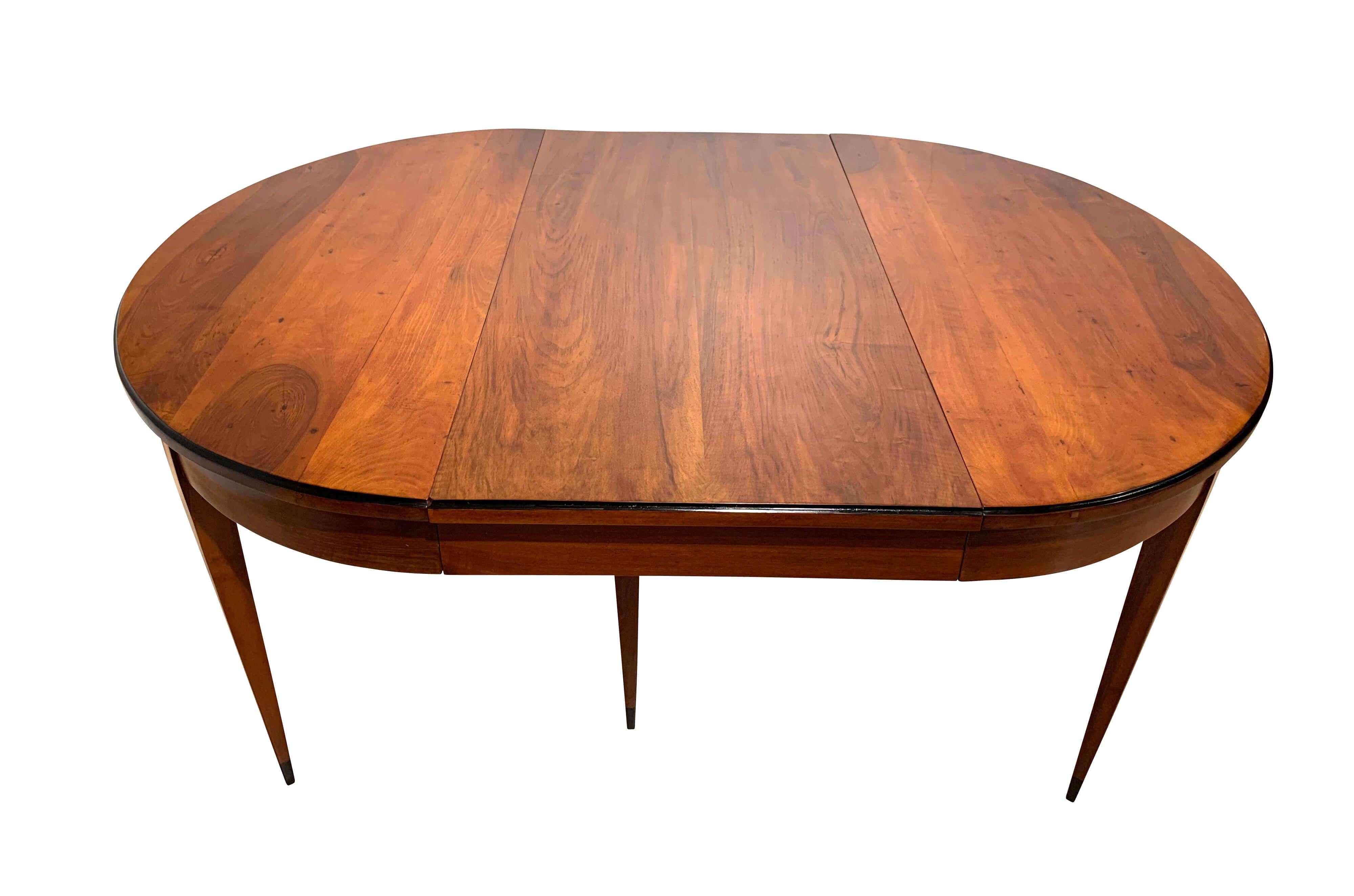 Ebonized Oval Expandable Dining Table, Restauration, Walnut, France, circa 1820