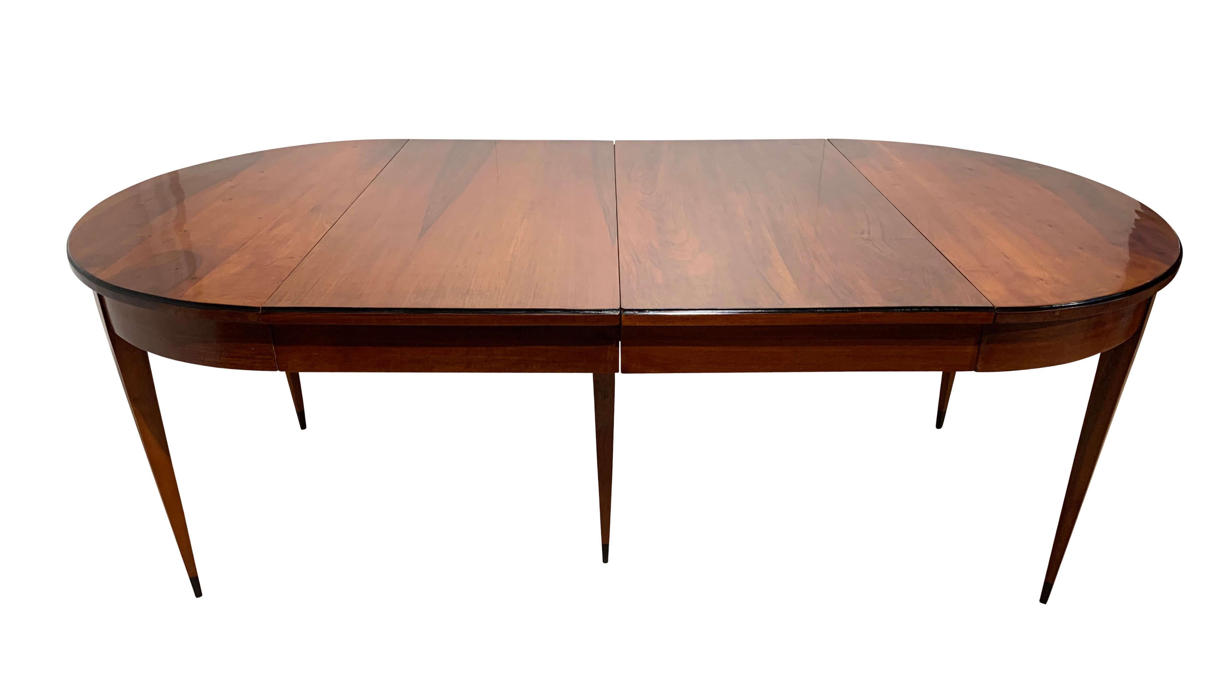 Oval Expandable Dining Table, Restauration, Walnut, France, circa 1820 In Good Condition In Regensburg, DE