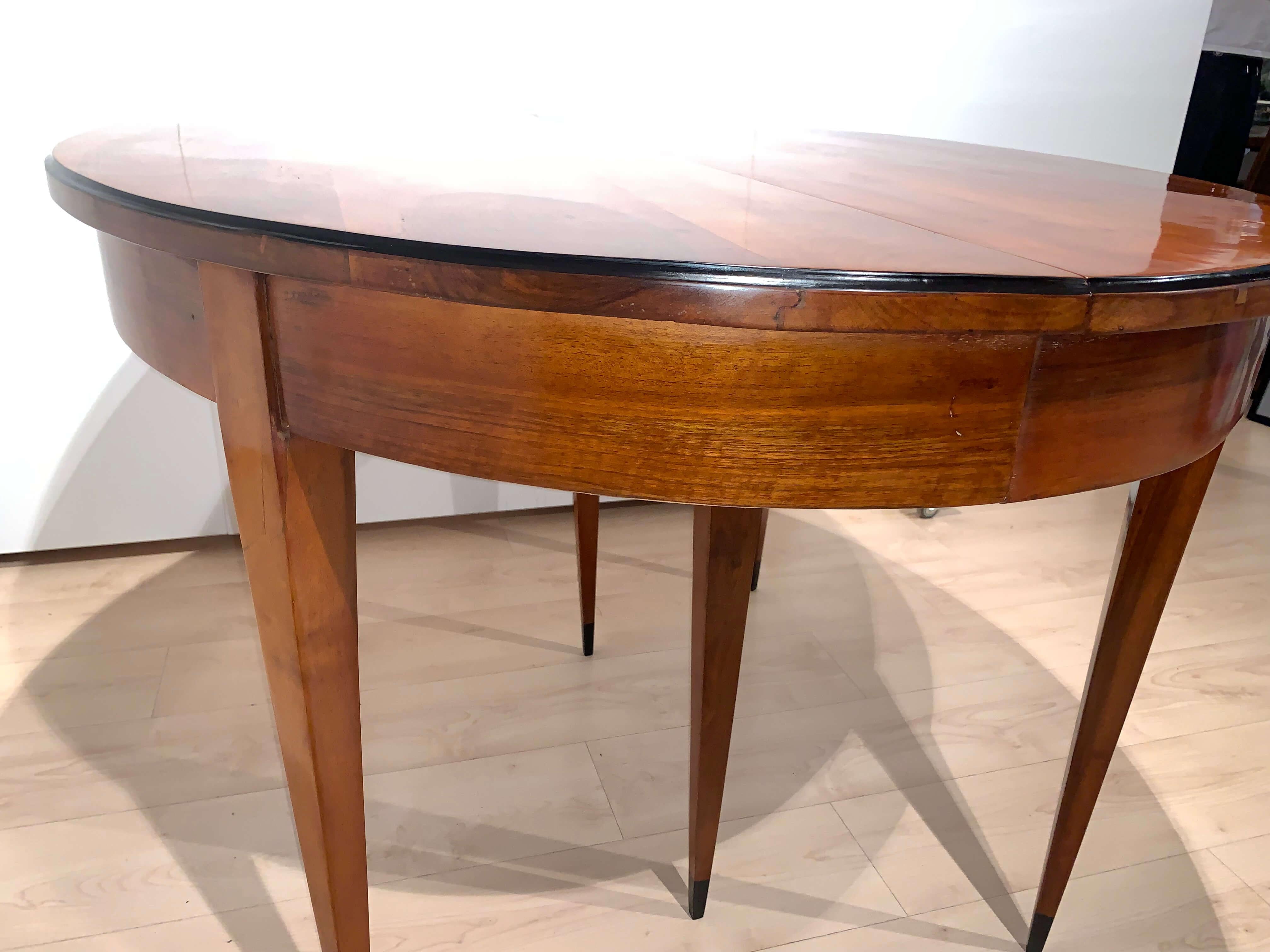 Oval Expandable Dining Table, Restauration, Walnut, France, circa 1820 1