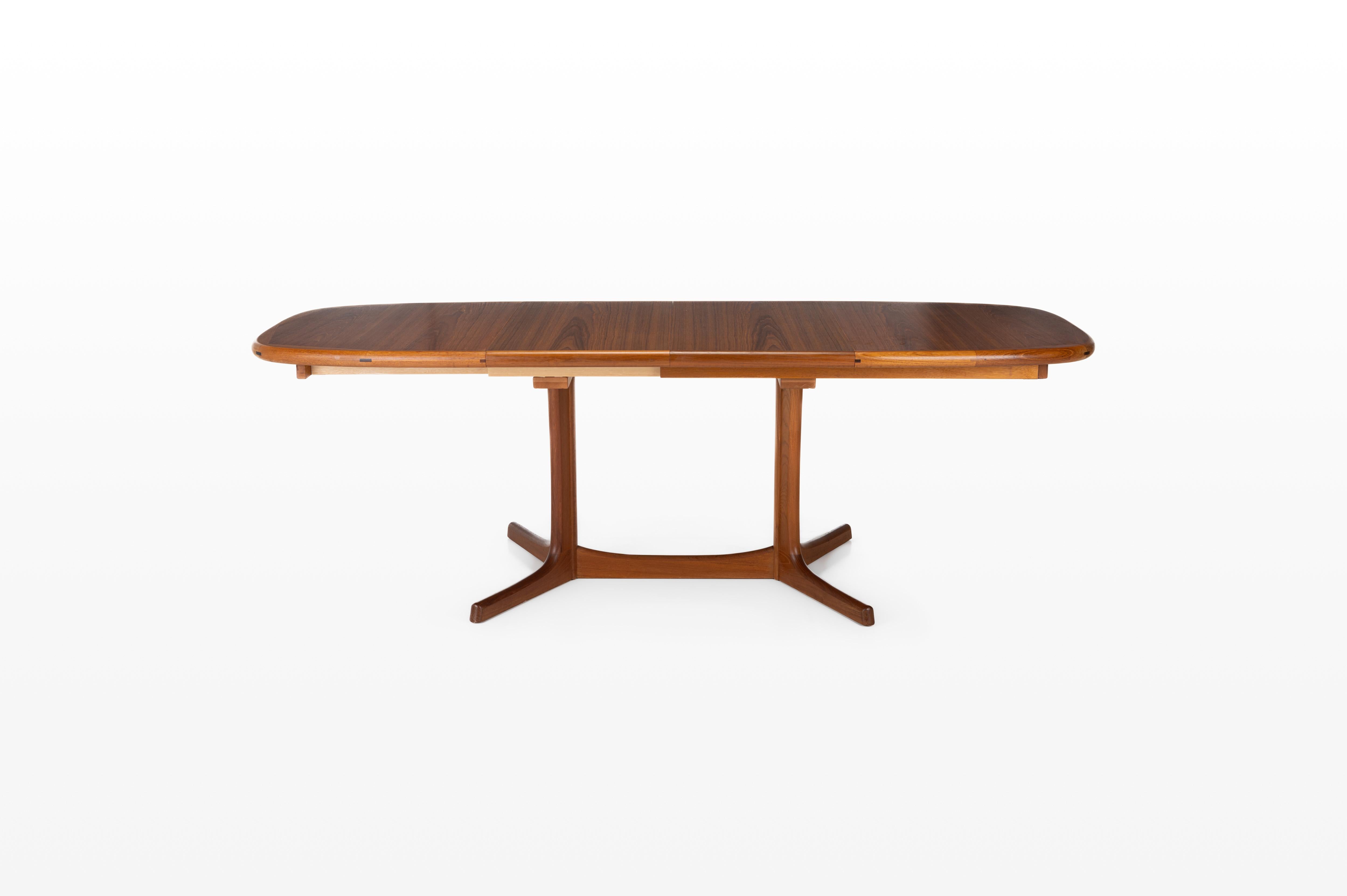 Scandinavian Modern Oval Extendable Dining Table in Teak from Dyrlund, 1970s
