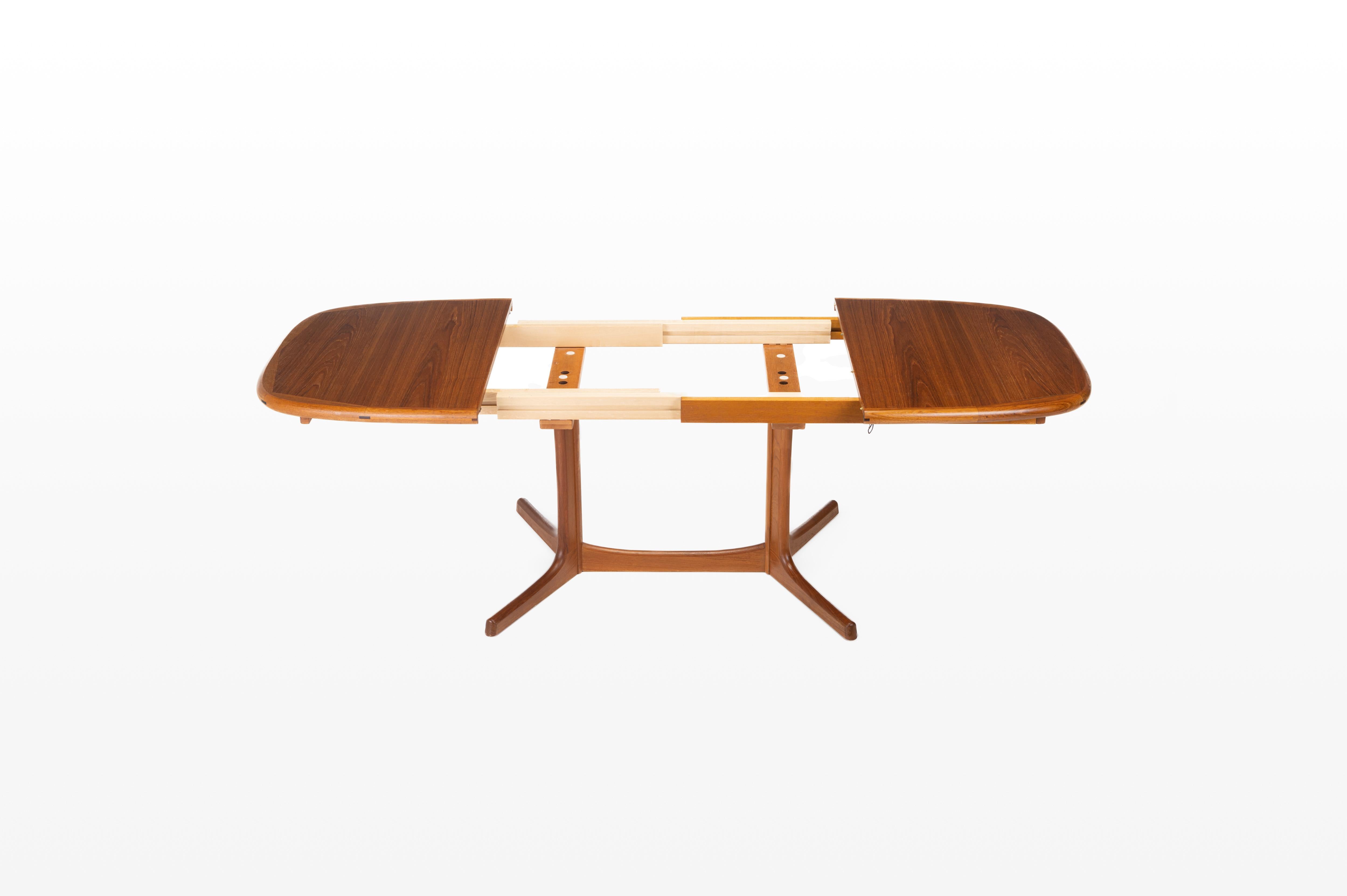 Oval Extendable Dining Table in Teak from Dyrlund, 1970s In Good Condition In Ranst, VAN